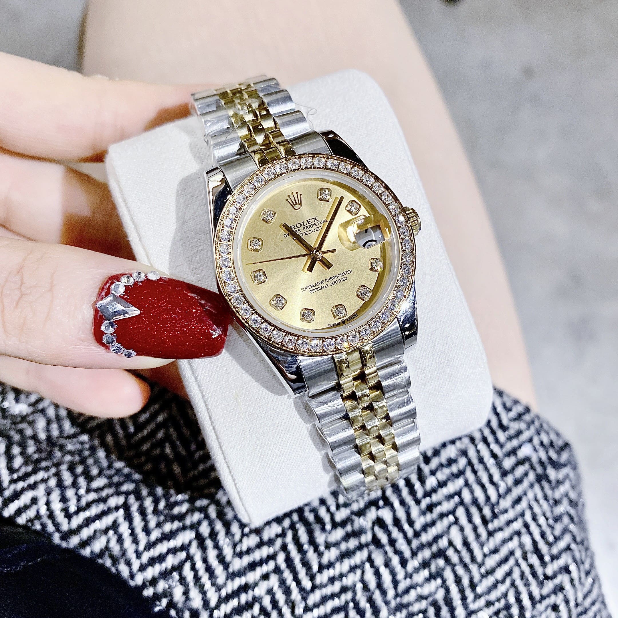 Đồng Hồ Rolex Đính Đá |Nữ Giới |Dây Kim Loại Demi Vàng Gold |Máy Pin (Máy Quartz) |Size 31mm |donghogiatot.vn