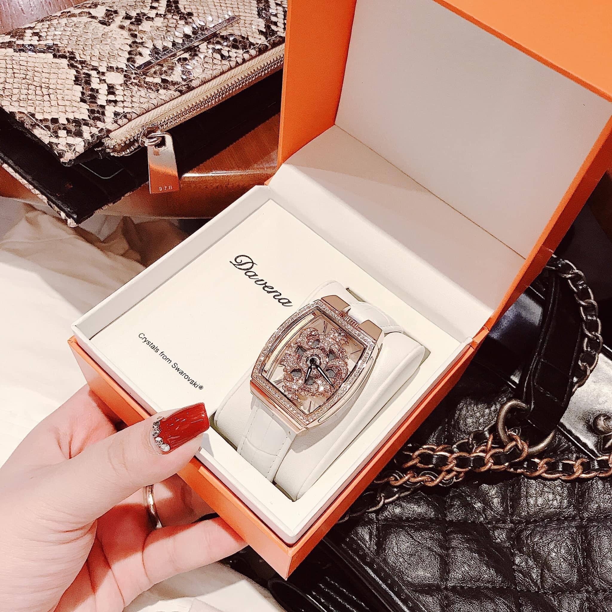 Đồng Hồ Davena Trăng Sao Xoay |Nữ Giới |Mặt Rose Gold |Dây Da Trắng |Máy Pin (Quartz) |Size 32x44mm |donghogiatot.vn
