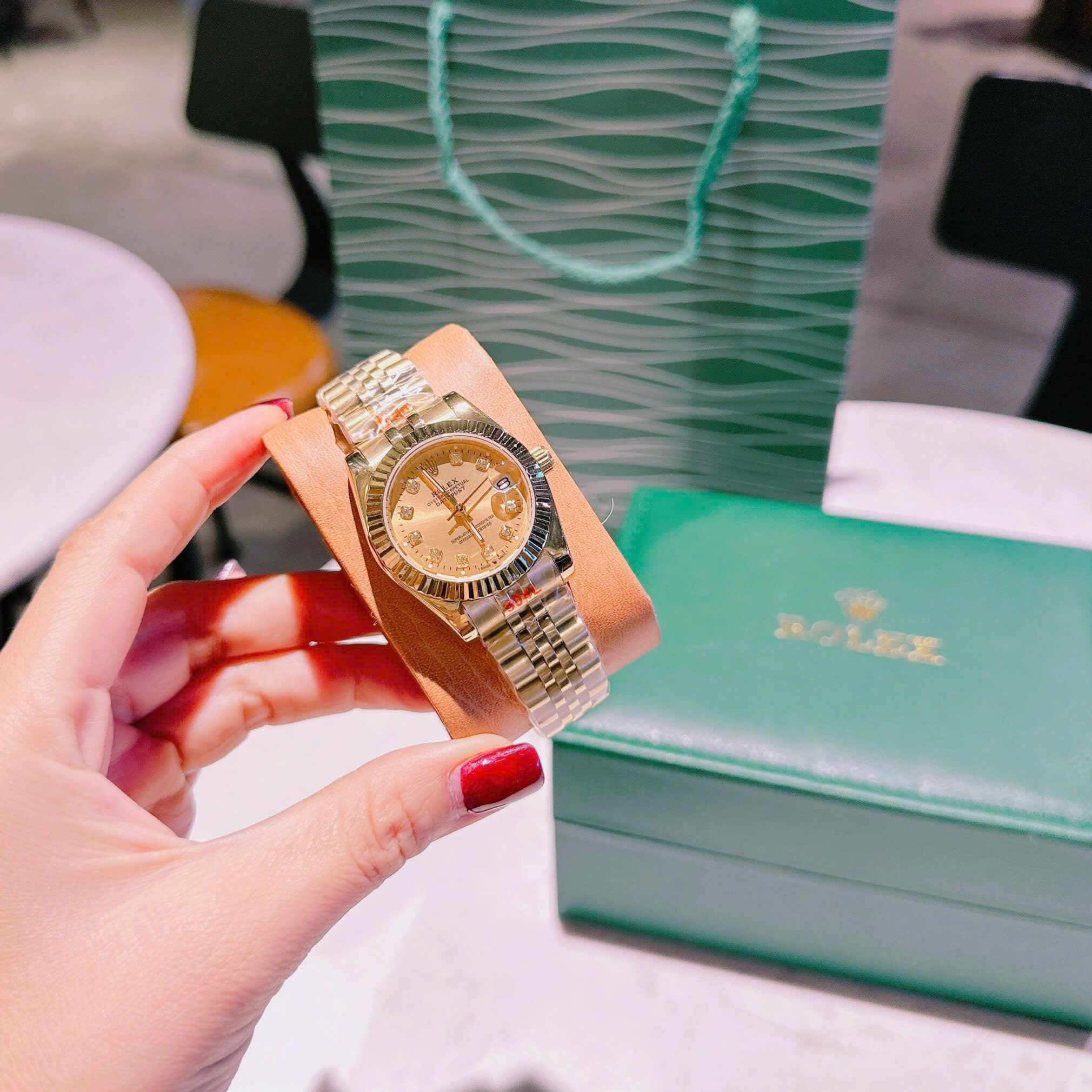 Đồng Hồ Rolex Mặt Niềng Khía |Cặp Đôi |Dây Kim Loại Vàng Gold |Máy Pin (Máy Quartz) |Size 41x31mm |donghogiatot.vn