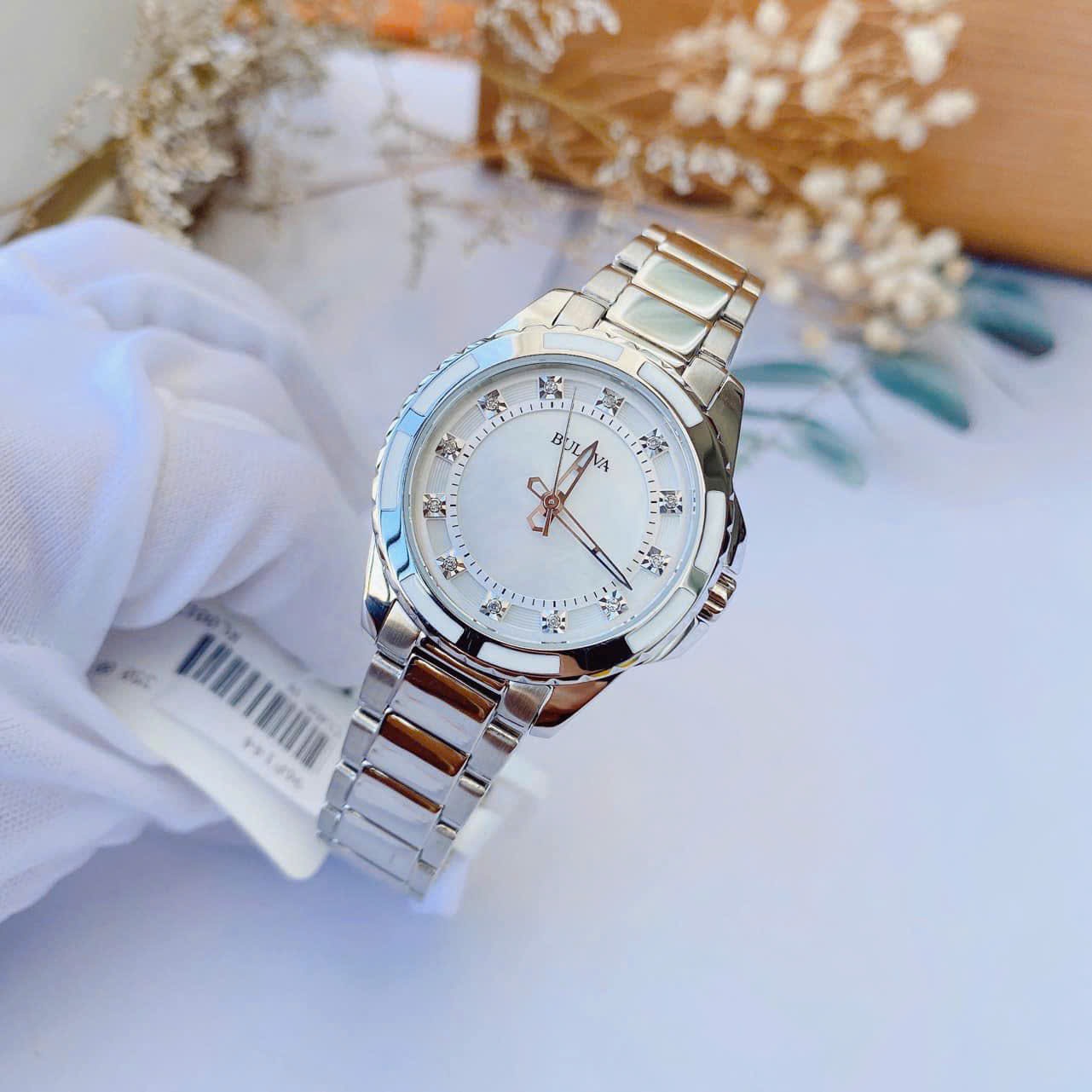 Đồng Hồ Bulova Classic |Nữ Giới |Đính Đá |Dây Kim Loại Trắng Silver |Máy Pin (Quartz) |Size 32mm |donghogiatot.vn