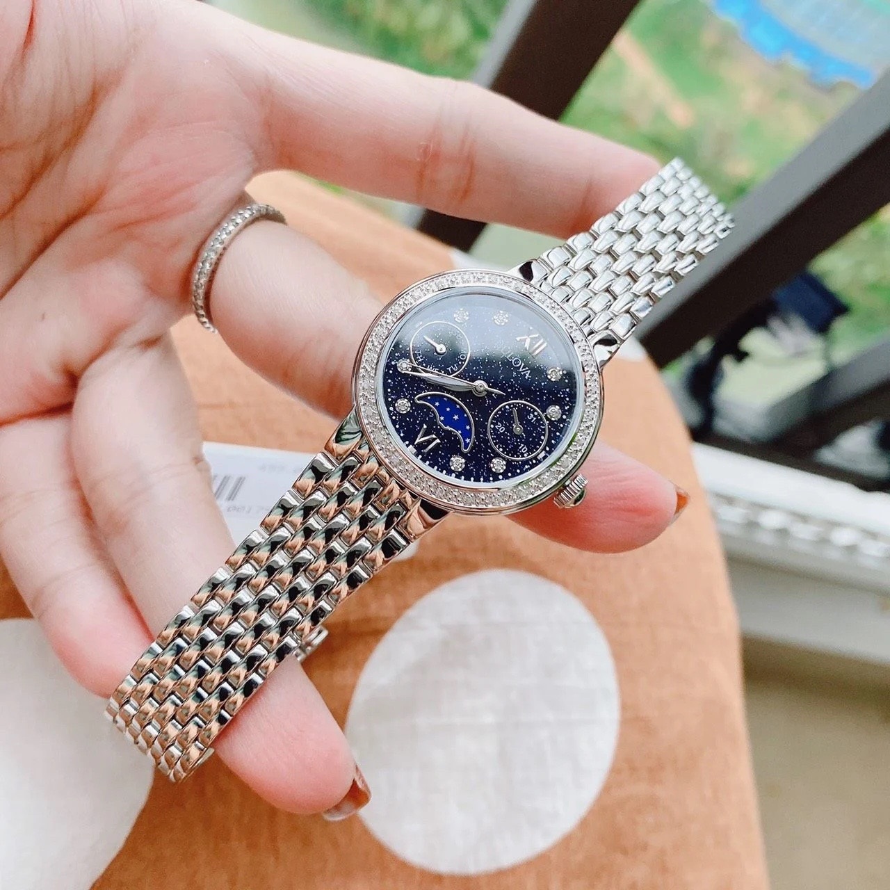 Đồng Hồ Bulova Moonphase |Nữ Giới |Mặt Xanh Dương |Dây Kim Loại Silver |Máy Pin (Quartz) |Size 32mm |donghogiatot.vn