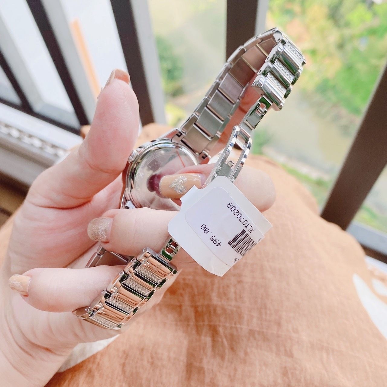 Đồng Hồ Bulova Turnstyle |Nữ giới |Xà Cừ Xanh |Đính Đá |Dây Kim Loại Silver |Máy Pin (Quartz) |Size 33mm |donghogiatot.vn