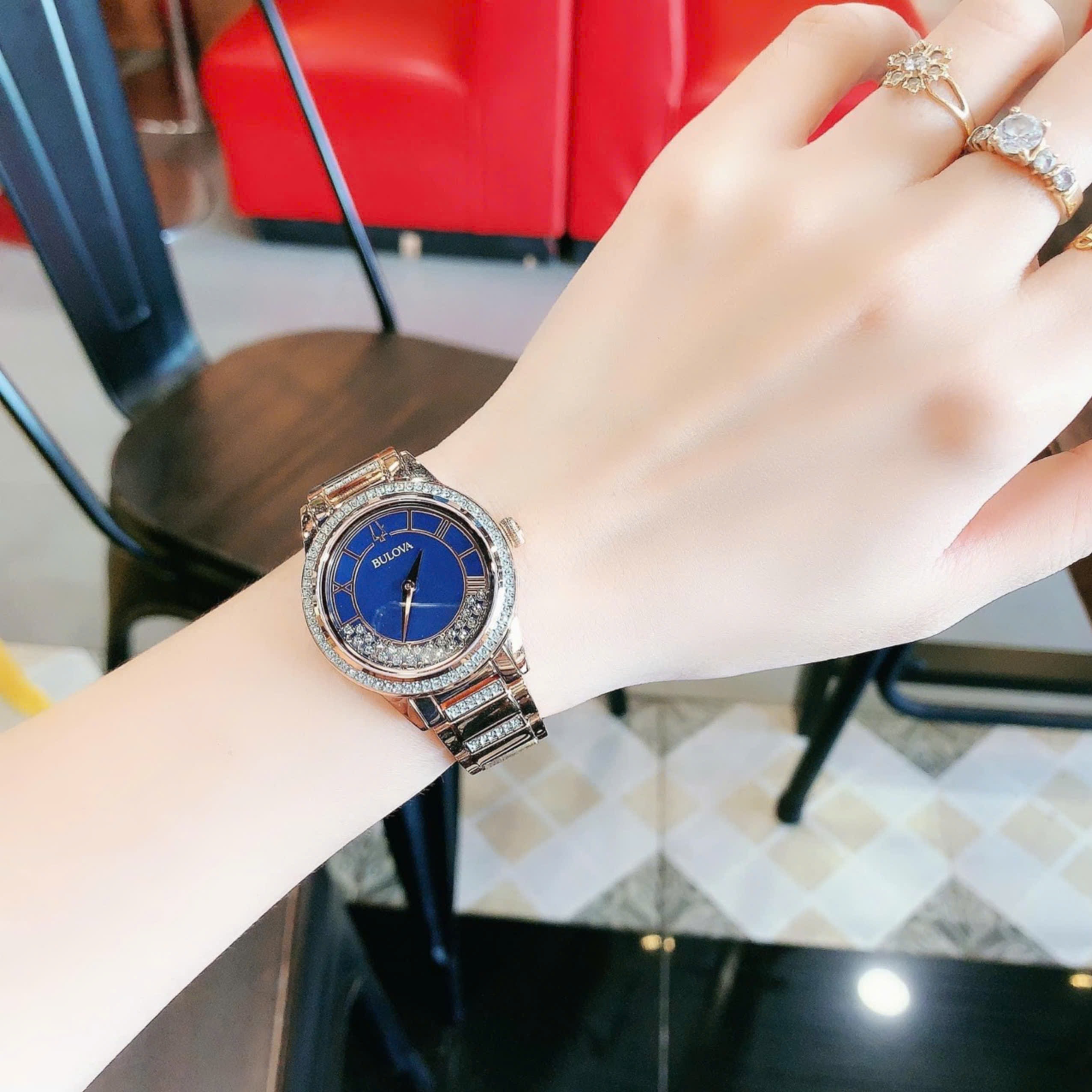 Đồng Hồ Bulova Turnstyle |Nữ Giới |Mặt Xanh Dương |Dây Kim Loại Rose Gold |Máy Pin (Quartz) |Size 33mm |donghogiatot.vn