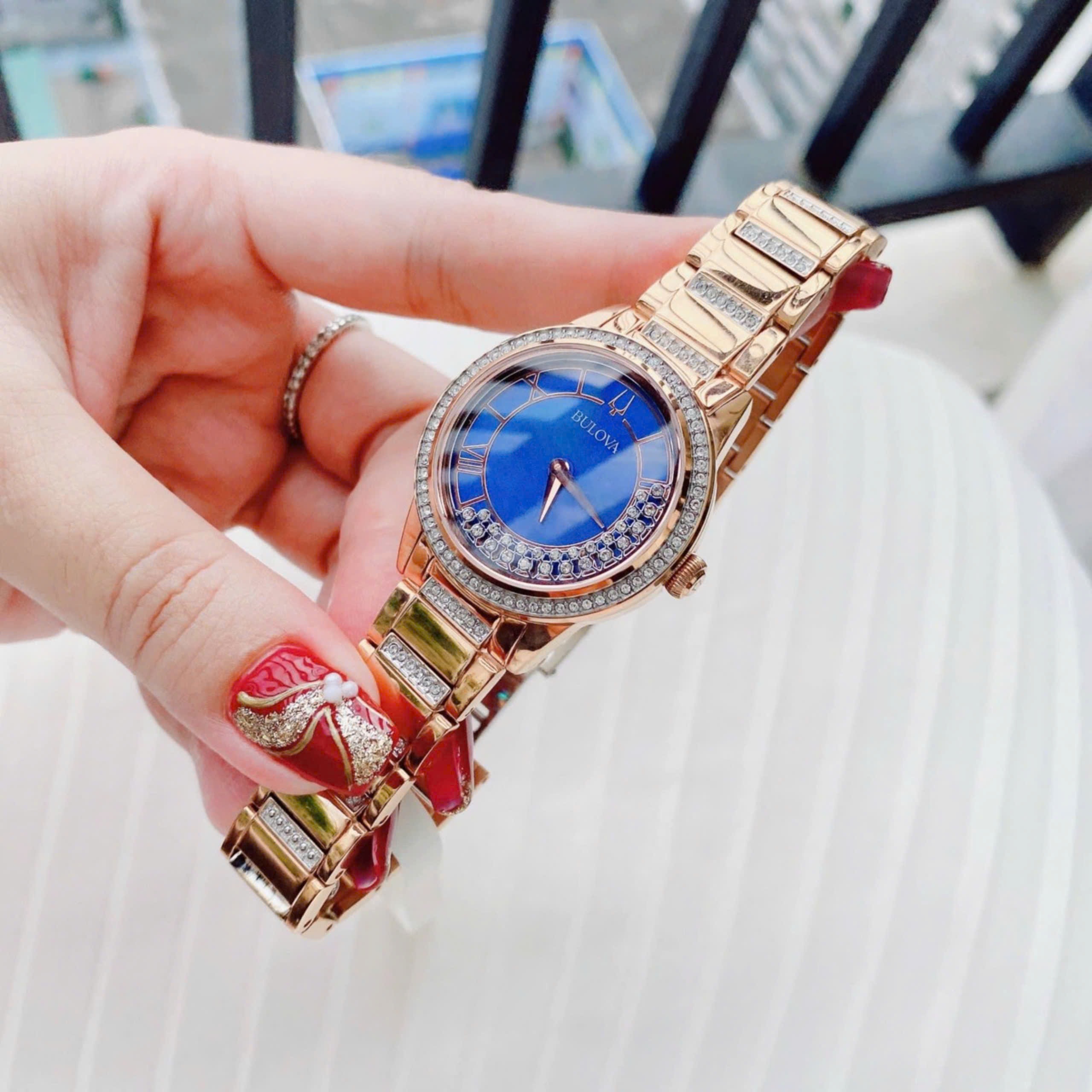 Đồng Hồ Bulova Turnstyle |Nữ Giới |Mặt Xanh Dương |Dây Kim Loại Rose Gold |Máy Pin (Quartz) |Size 33mm |donghogiatot.vn