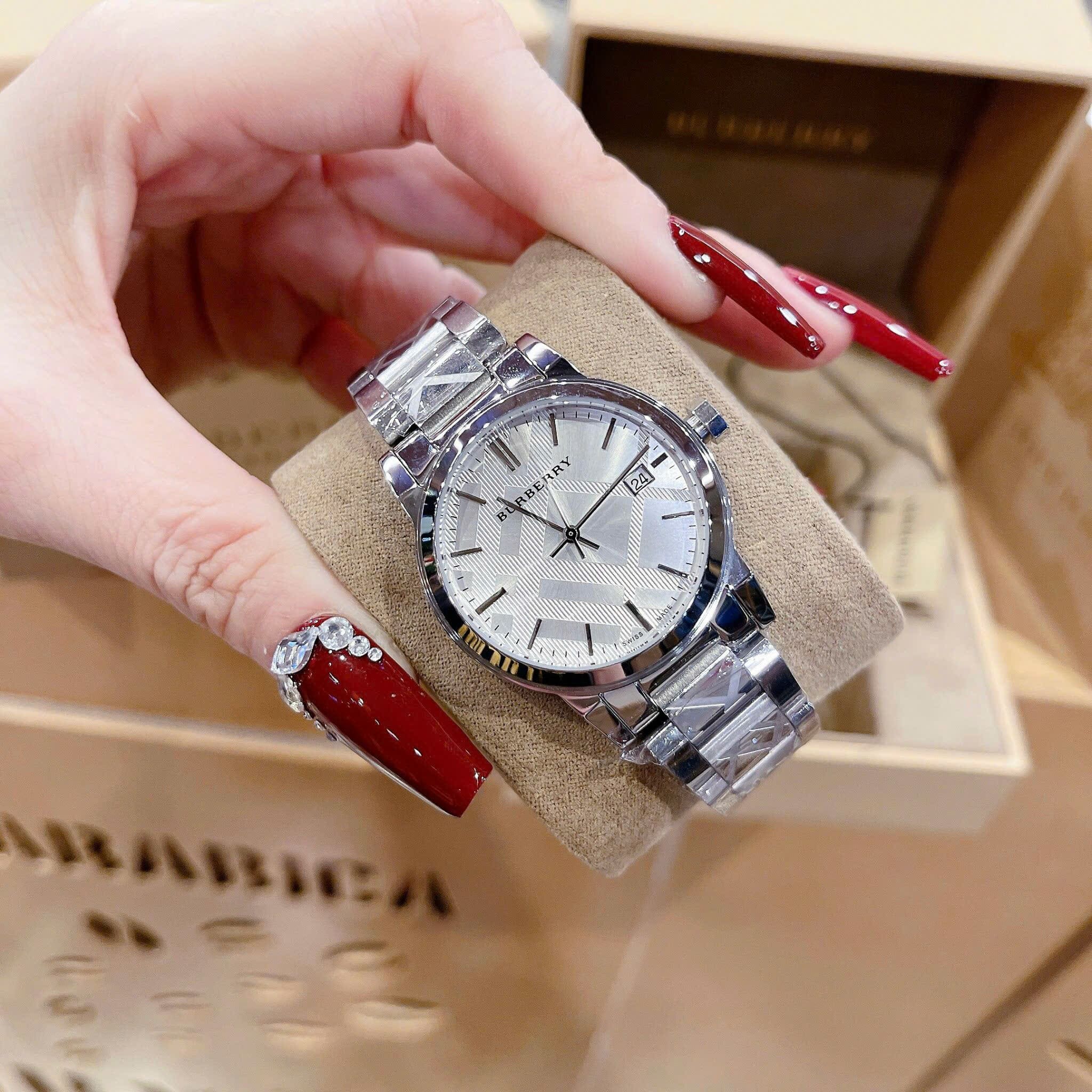 Đồng Hồ Burberry The City |Nữ Giới |Mặt Tròn |Dây Kim Loại Silver |Máy Pin (Quartz) |Size 34mm |donghogiatot.vn