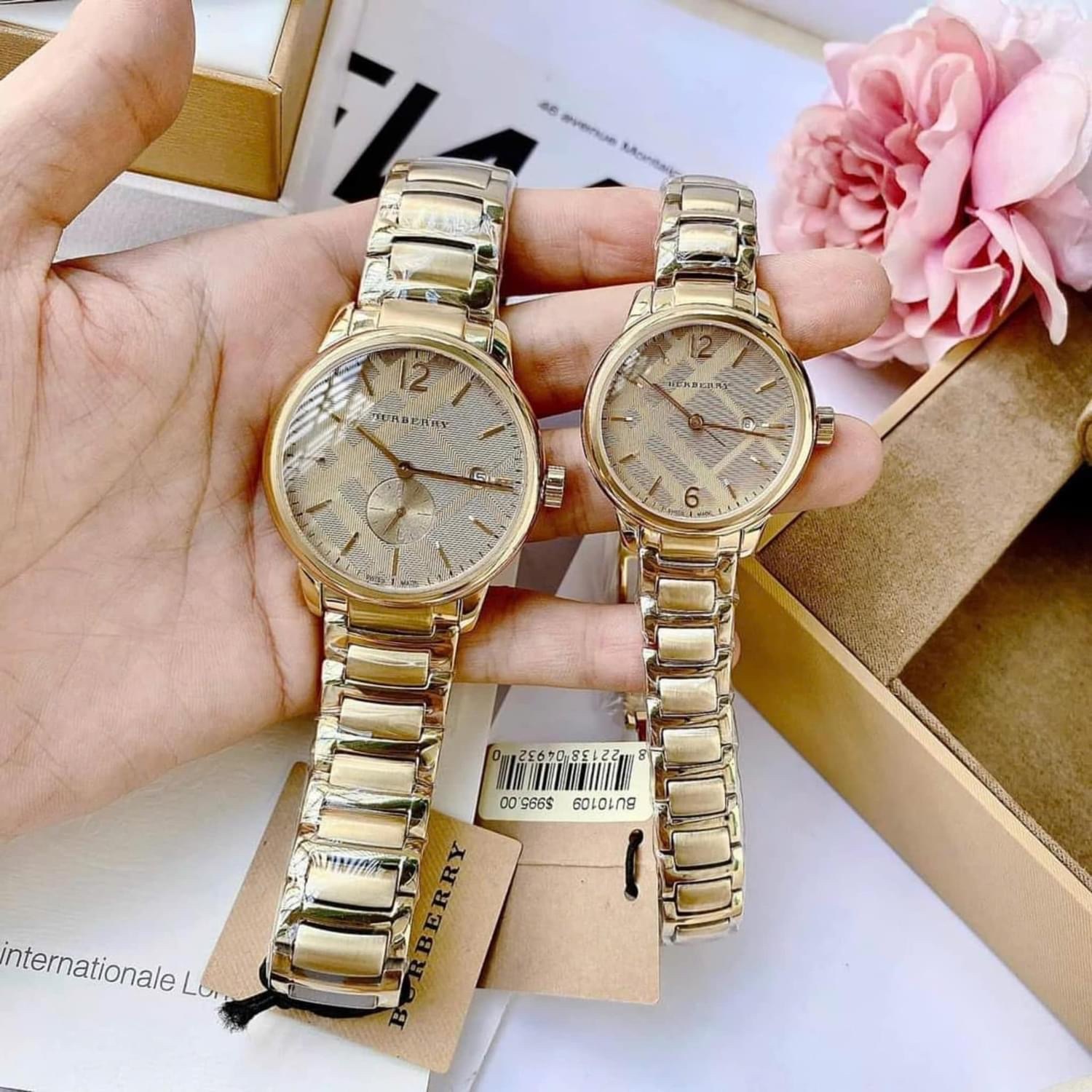 Đồng Hồ Burberry The Classic |Cặp Đôi |Mặt Tròn |Dây Kim Loại Vàng Gold |Size 40x32mm |donghogiatot.vn