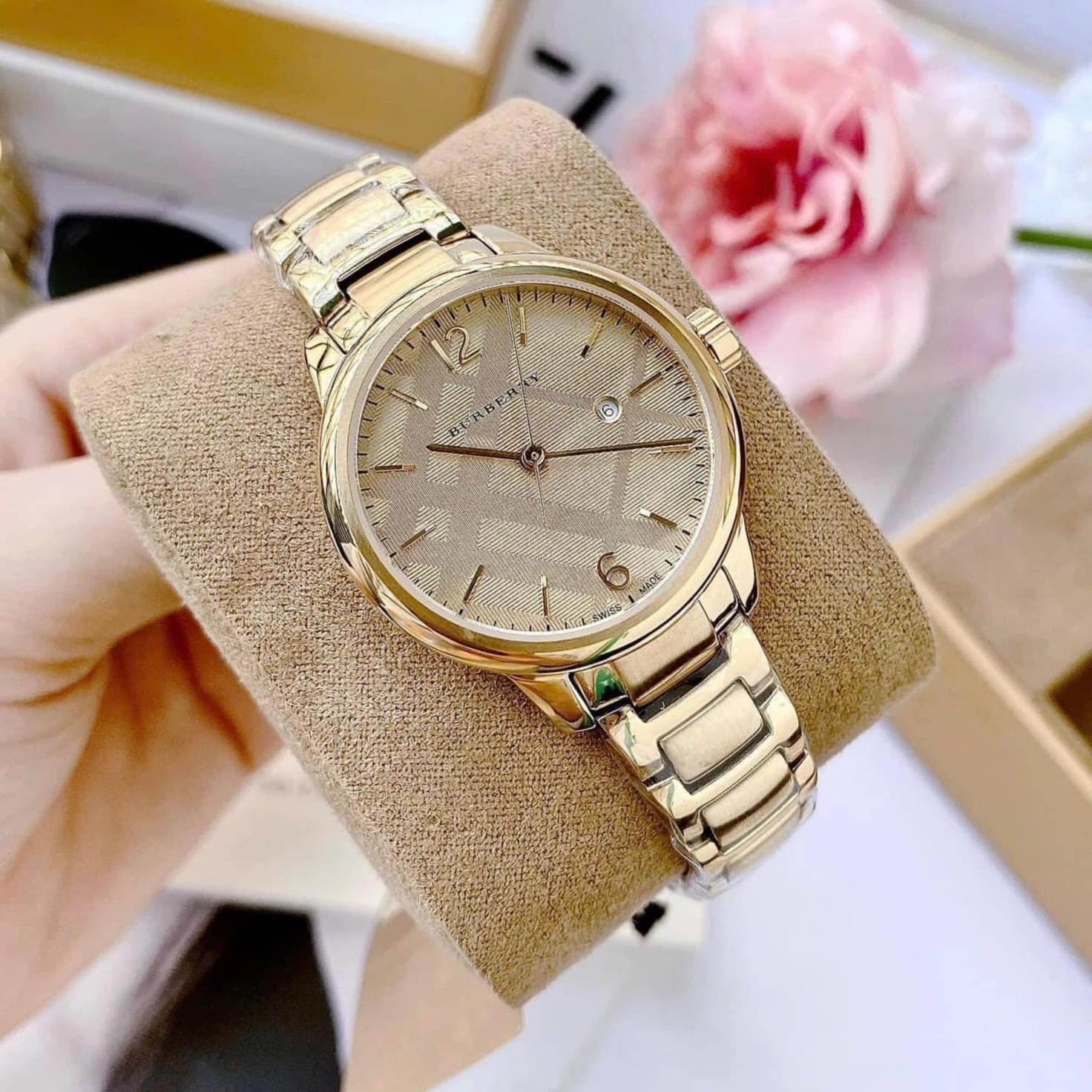 Đồng Hồ Burberry The Classic |Cặp Đôi |Mặt Tròn |Dây Kim Loại Vàng Gold |Size 40x32mm |donghogiatot.vn