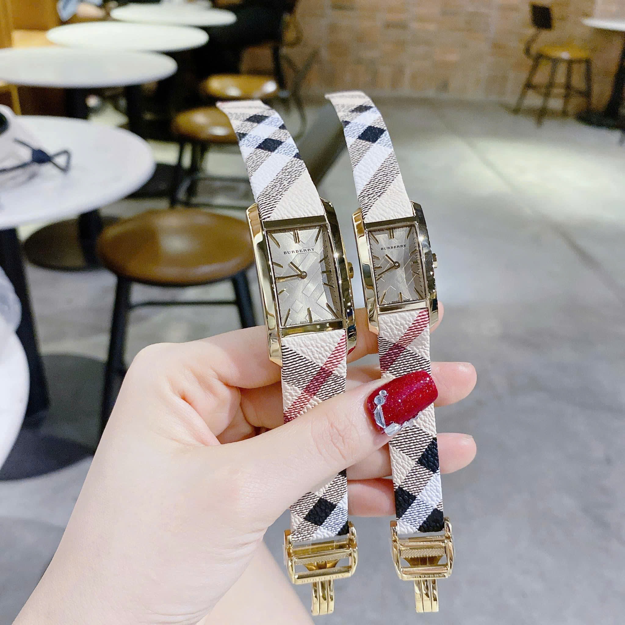 Đồng Hồ Burberry The Pioneer |Cặp Đôi |Mặt Chữ Nhật |Dây Vải Sọc Bọc Da |Size 38x30mm |donghogiatot.vn