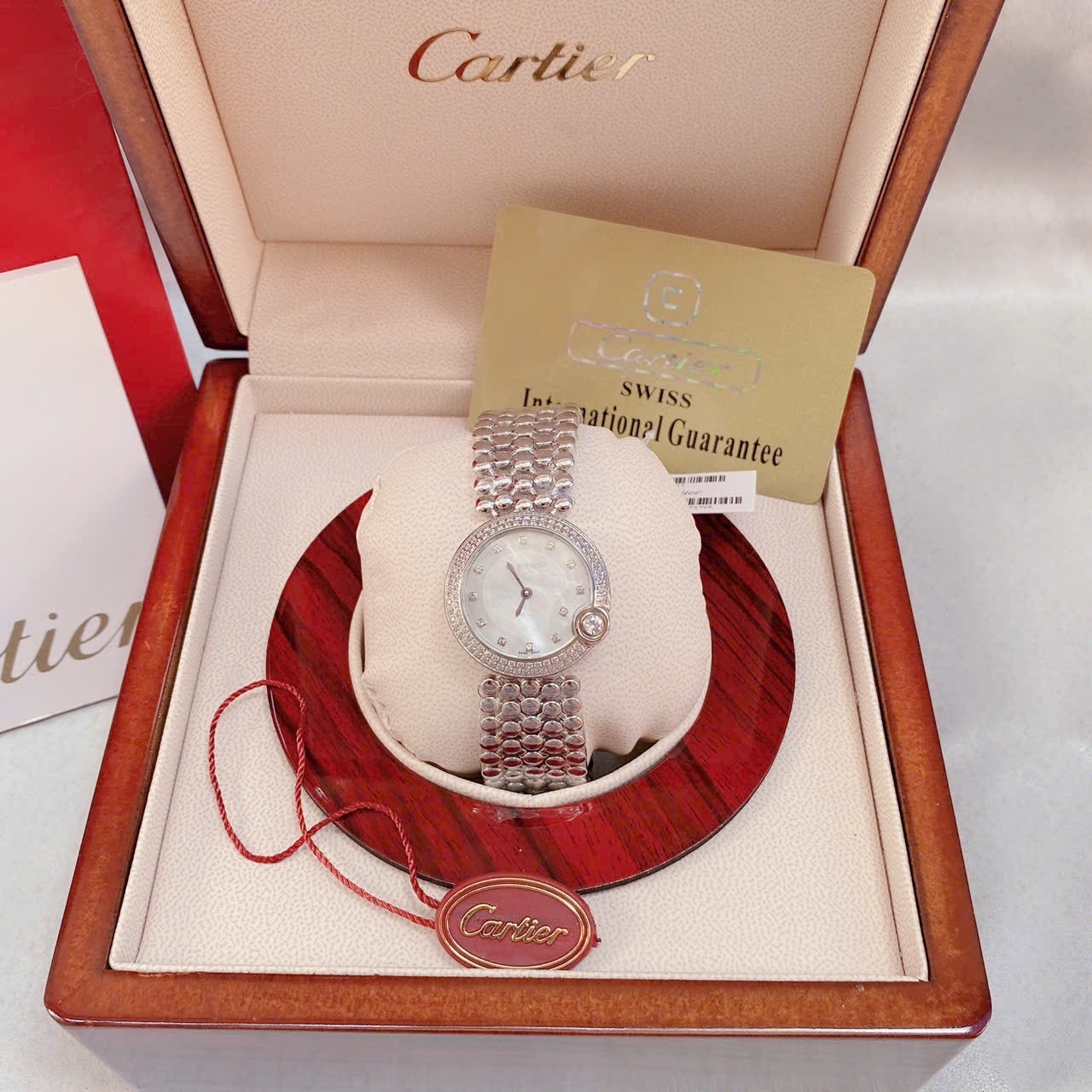 Đồng Hồ Cartier Ballon Blanc |Nữ Giới |Mặt Đính Đá |Dây Kim Loại Silver |Máy Pin (Quartz) |Size 30mm |donghogiatot.vn