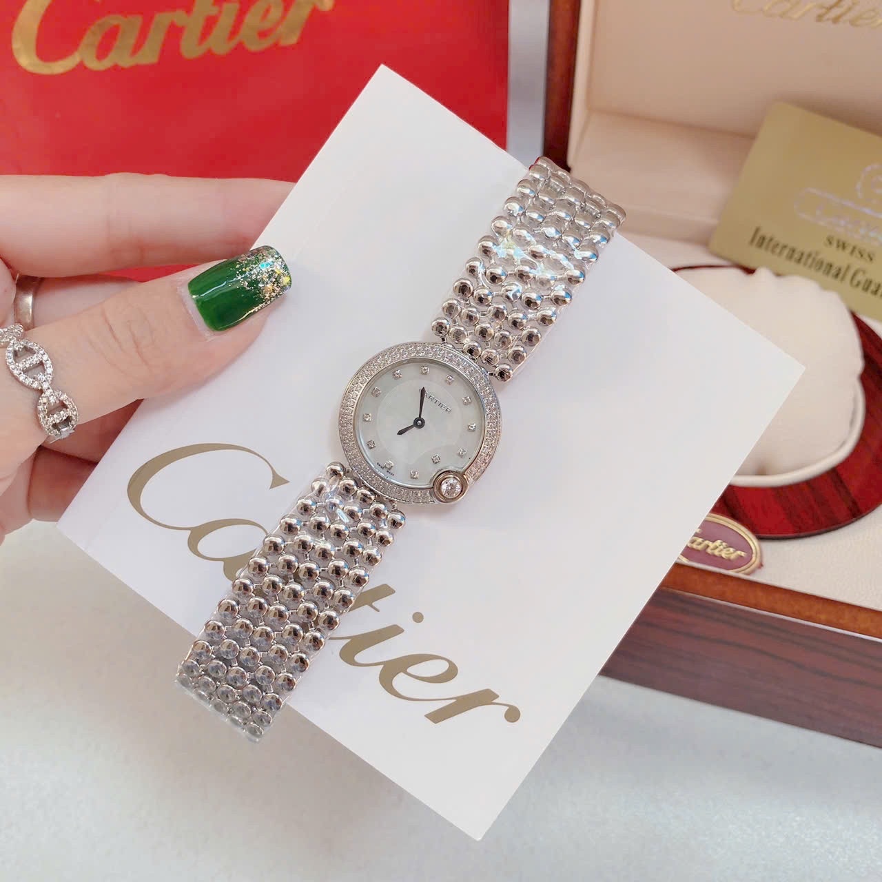 Đồng Hồ Cartier Ballon Blanc |Nữ Giới |Mặt Đính Đá |Dây Kim Loại Silver |Máy Pin (Quartz) |Size 30mm |donghogiatot.vn