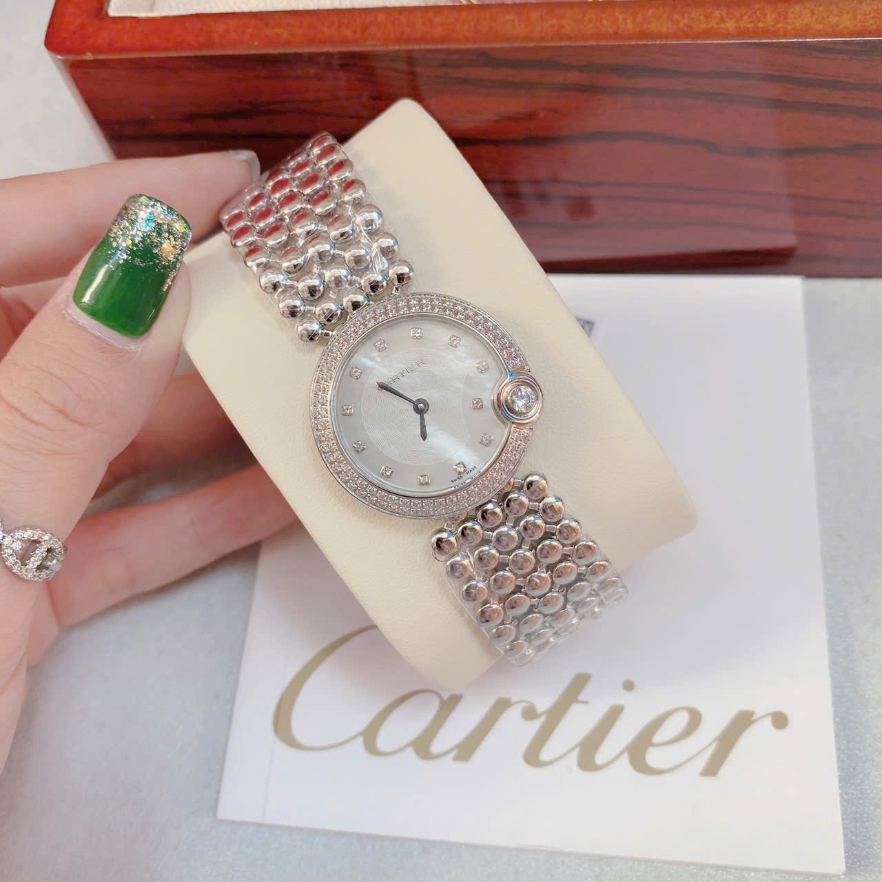 Đồng Hồ Cartier Ballon Blanc |Nữ Giới |Mặt Đính Đá |Dây Kim Loại Silver |Máy Pin (Quartz) |Size 30mm |donghogiatot.vn