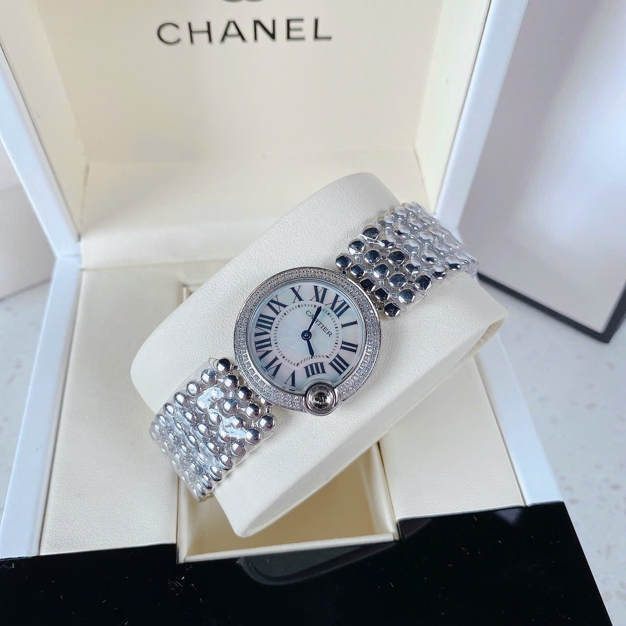 Đồng Hồ Cartier Ballon Blanc |Nữ Giới |Mặt Trắng |Đính Đá |Dây Kim Loại Silver |Máy Pin (Quartz) |Size 30mm |donghogiatot.vn