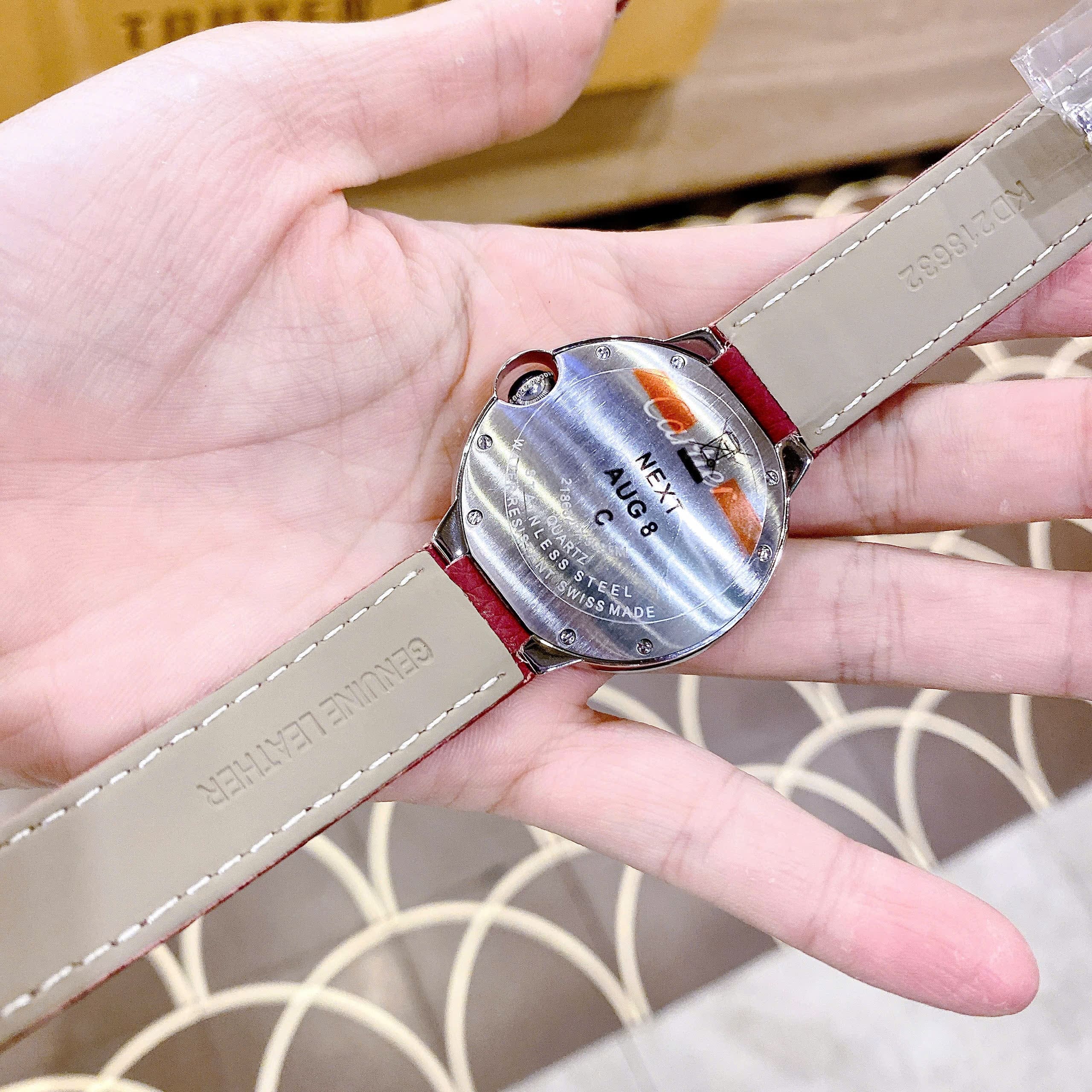 Đồng Hồ Cartier Ballon Bleu |Nữ Giới |Đính Pha Lê Nhiều Màu |Dây Da Đỏ |Máy Pin (Quartz) |Size 35mm |donghogiatot.vn