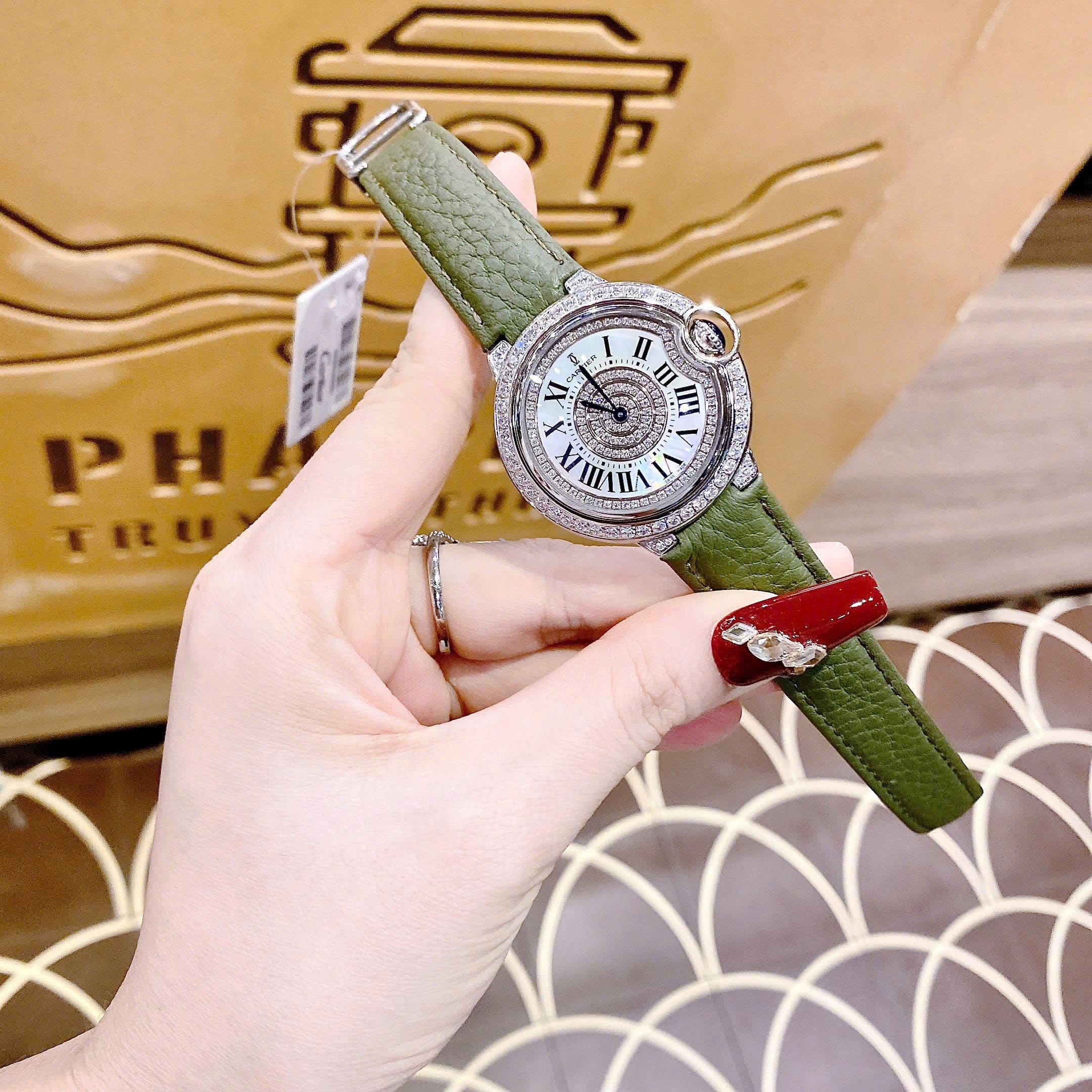 Đồng Hồ Cartier Ballon Bleu |Nữ Giới |Mặt Full Đá |Dây Da Xanh Rêu |Máy Pin (Quartz) |Size 35mm |donghogiatot.vn