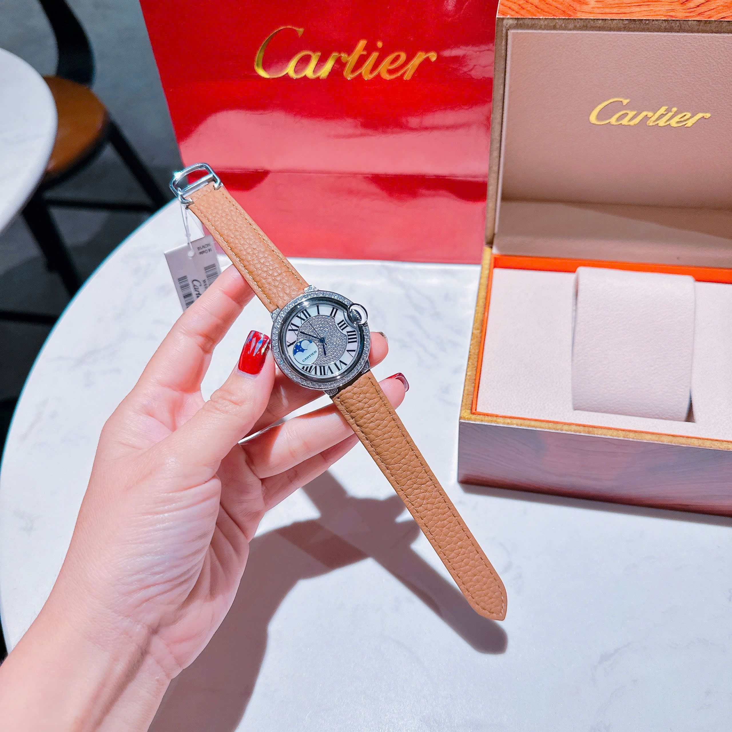 Đồng Hồ Cartier Ballon Bleu |Nữ Giới |Đính Đá |Dây Da Nâu |Máy Pin (Quartz) |Size 35mm |donghogiatot.vn