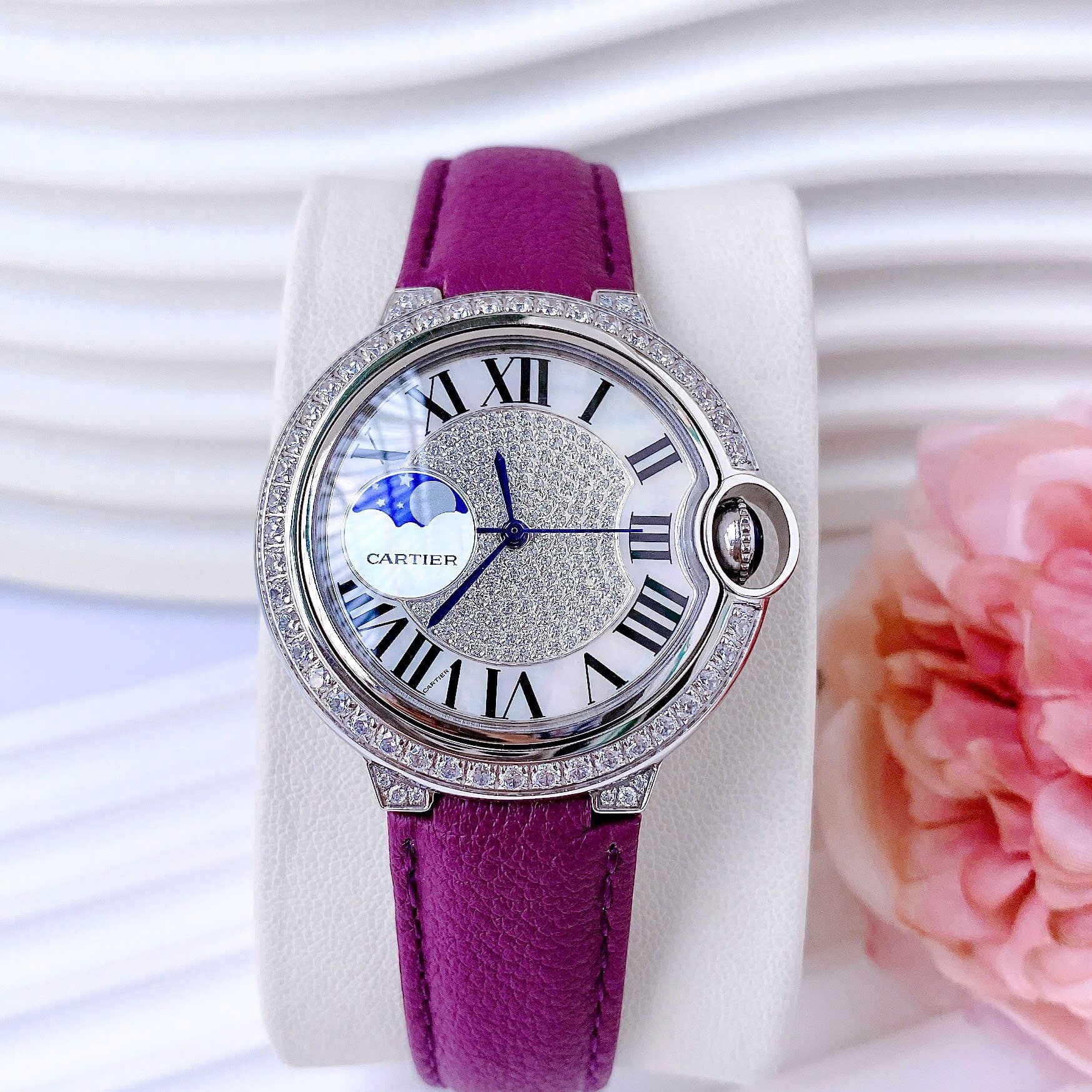 Đồng Hồ Cartier Ballon Bleu |Nữ Giới |Đính Đá |Dây Da Tím |Máy Pin (Quartz) |Size 35mm |donghogiatot.vn