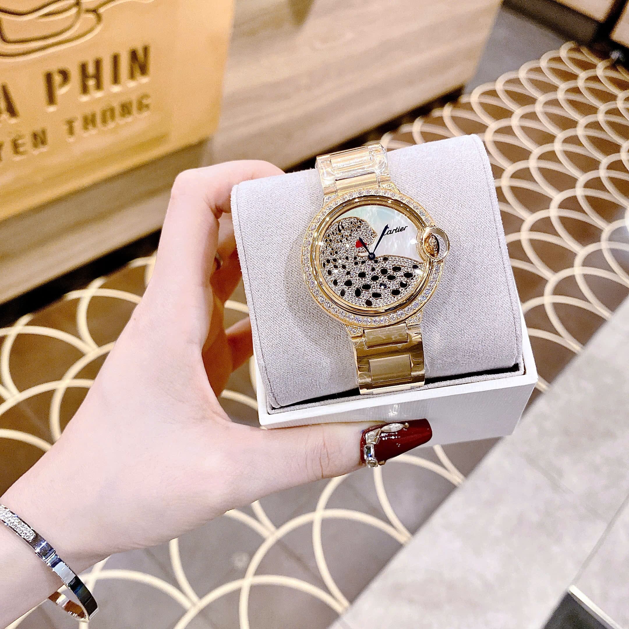 Đồng Hồ Cartier Panther |Nữ Giới |Đính Đá |Dây Kim Loại Vàng Gold |Máy Pin (Quartz) |Size 36mm |donghogiatot.vn