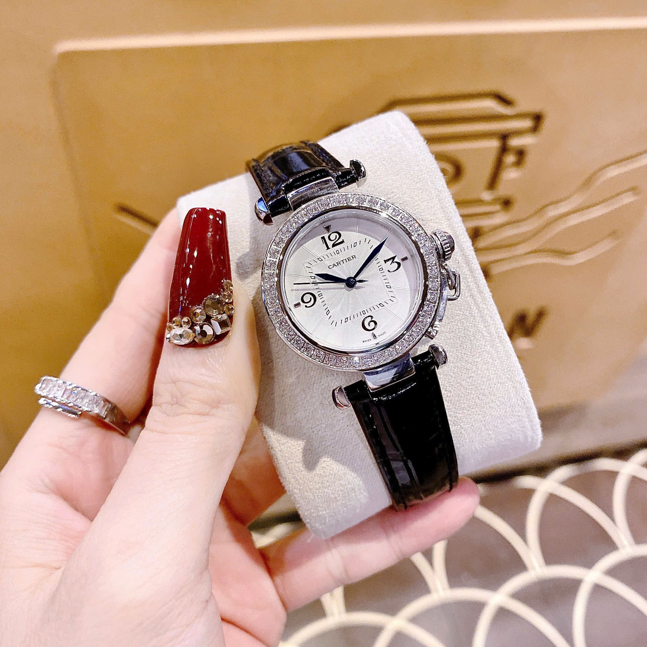 Đồng Hồ Cartier Pasha De |Nữ Giới |Mặt Đính Đá |Dây Da Đen |Máy Pin (Quartz) |Size 30mm |donghogiatot.vn