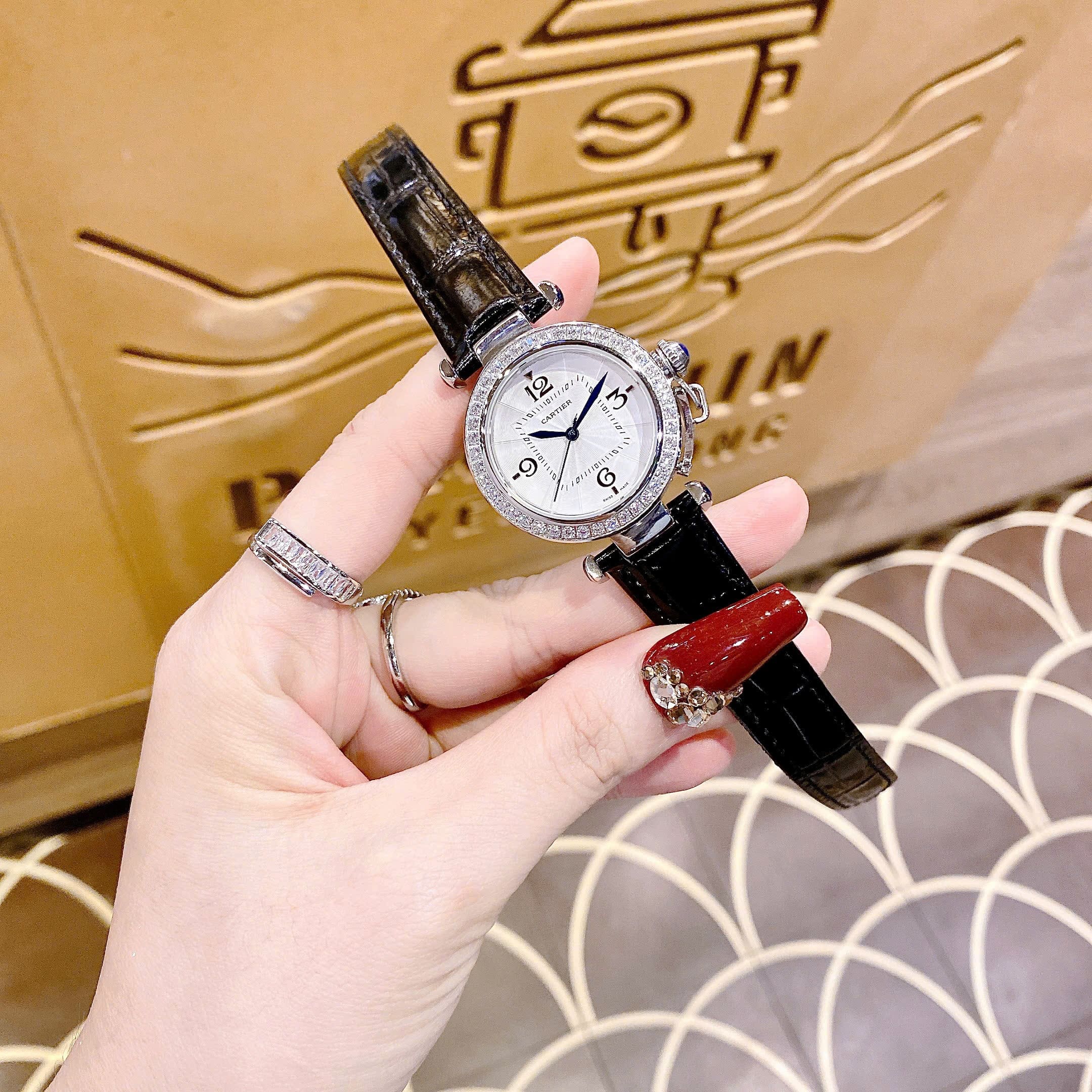 Đồng Hồ Cartier Pasha De |Nữ Giới |Mặt Đính Đá |Dây Da Đen |Máy Pin (Quartz) |Size 30mm |donghogiatot.vn