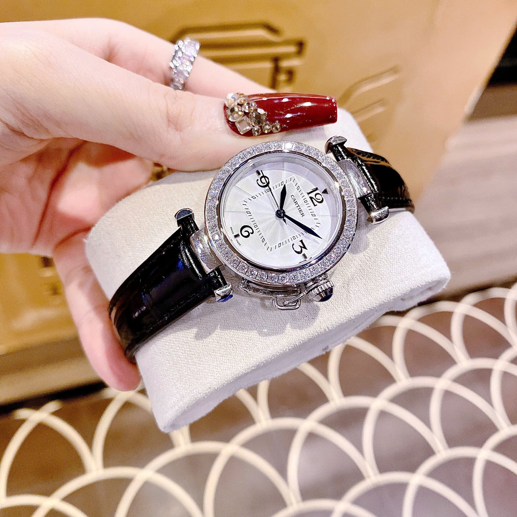 Đồng Hồ Cartier Pasha De |Nữ Giới |Mặt Đính Đá |Dây Da Đen |Máy Pin (Quartz) |Size 30mm |donghogiatot.vn