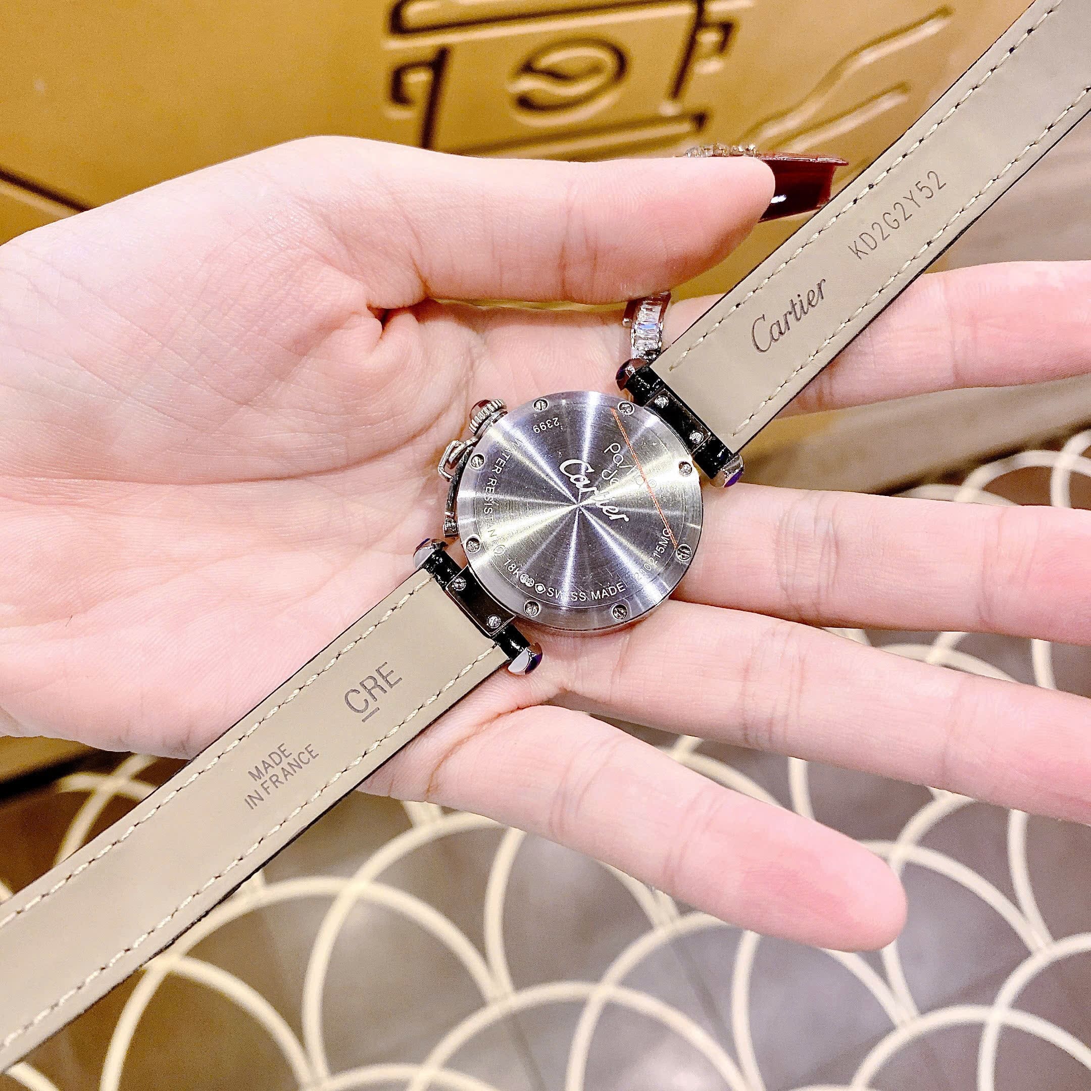 Đồng Hồ Cartier Pasha De |Nữ Giới |Mặt Đính Đá |Dây Da Đen |Máy Pin (Quartz) |Size 30mm |donghogiatot.vn