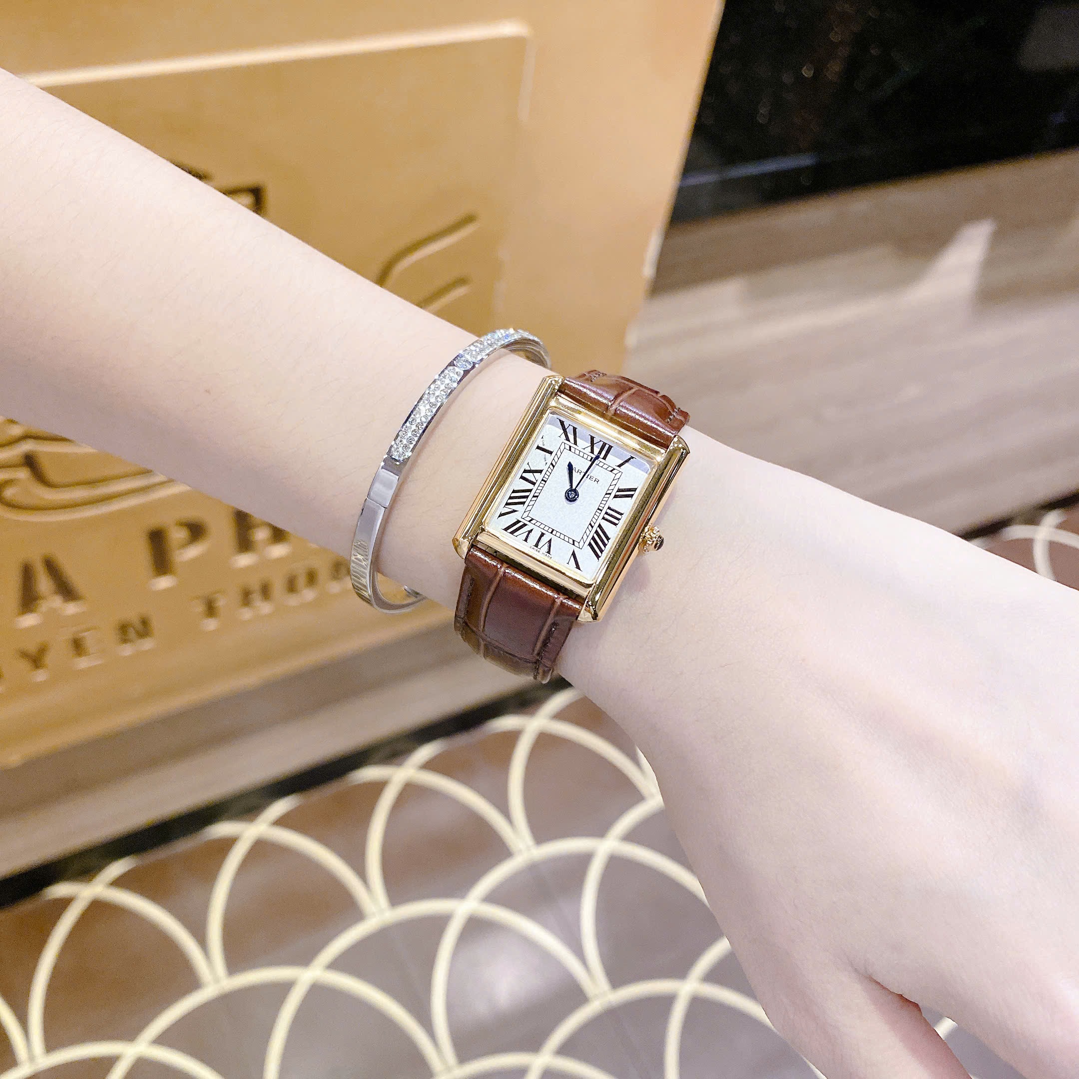 Đồng Hồ Cartier Tank Solo |Nữ Giới |Mặt Chữ Nhật |Rose Gold |Dây Da Nâu |Máy Pin (Quartz) |Size 31x24mm |donghogiatot.vn