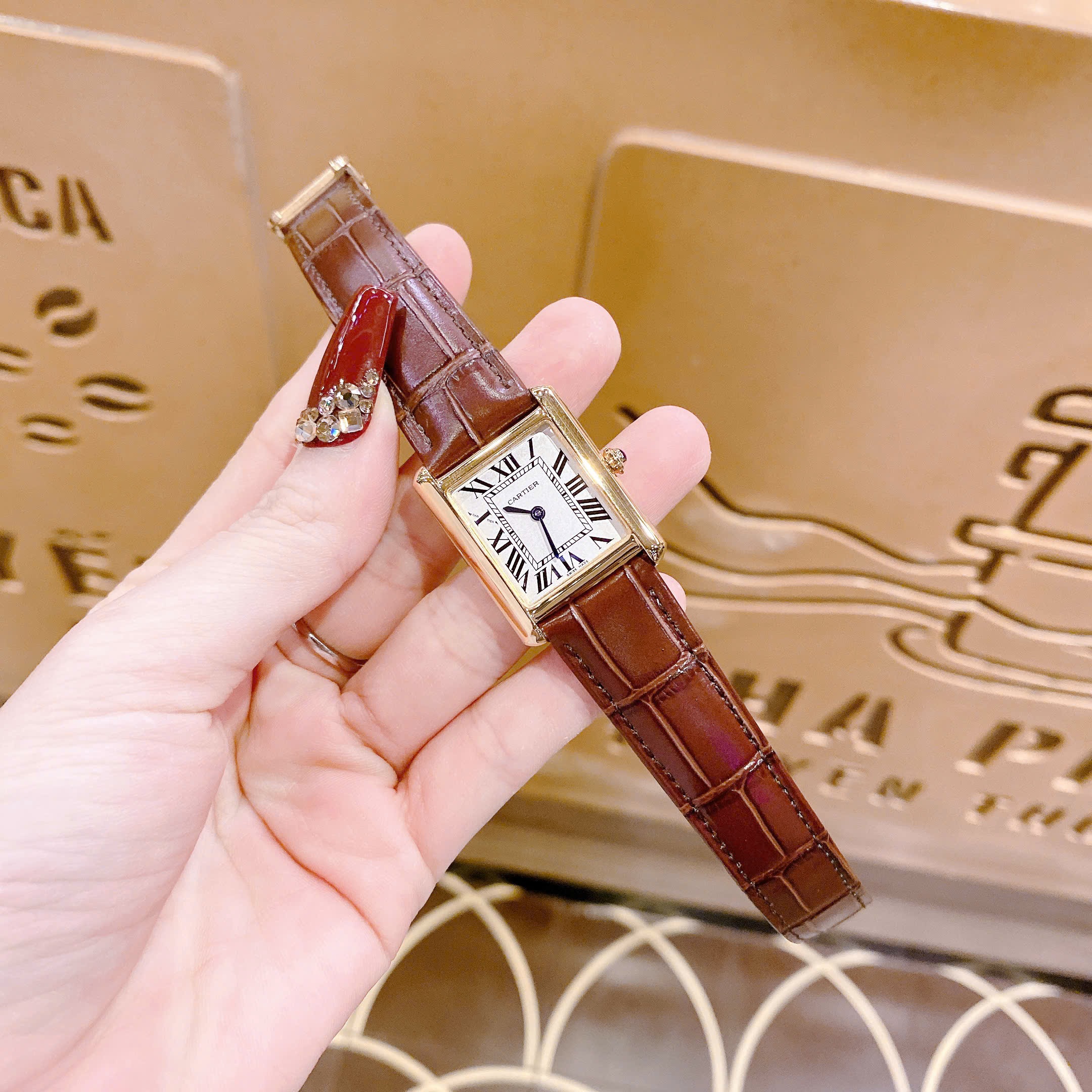 Đồng Hồ Cartier Tank Solo |Nữ Giới |Mặt Chữ Nhật |Rose Gold |Dây Da Nâu |Máy Pin (Quartz) |Size 31x24mm |donghogiatot.vn
