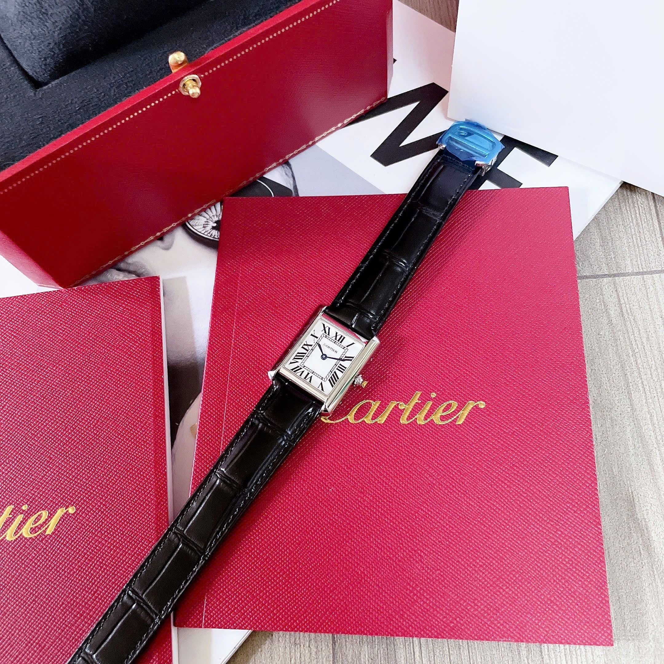 Đồng Hồ Cartier Tank Solo |Nữ Giới |Mặt Chữ Nhật |Dây Da Đen |Máy Pin (Quartz) |Size 31x24mm |donghogiatot.vn