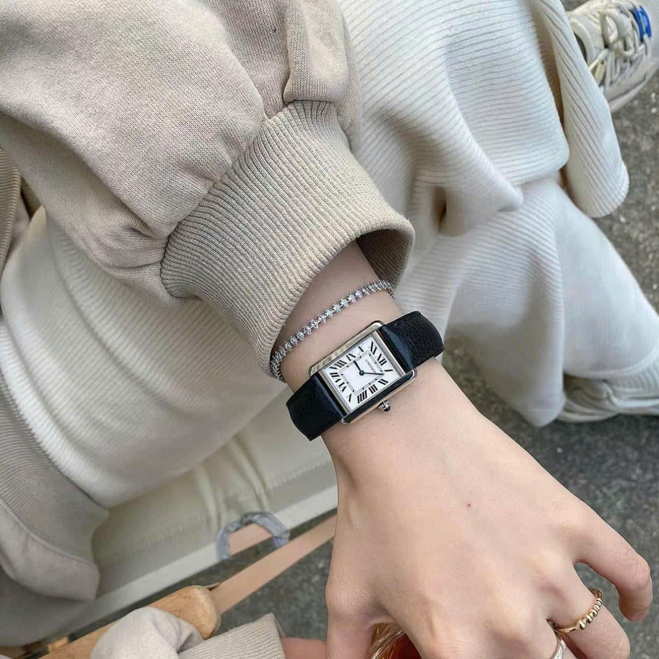 Đồng Hồ Cartier Tank Solo |Nữ Giới |Mặt Chữ Nhật |Số La Mã |Dây Da Đen |Máy Pin (Quartz) |Size 31x24mm |donghogiatot.vn