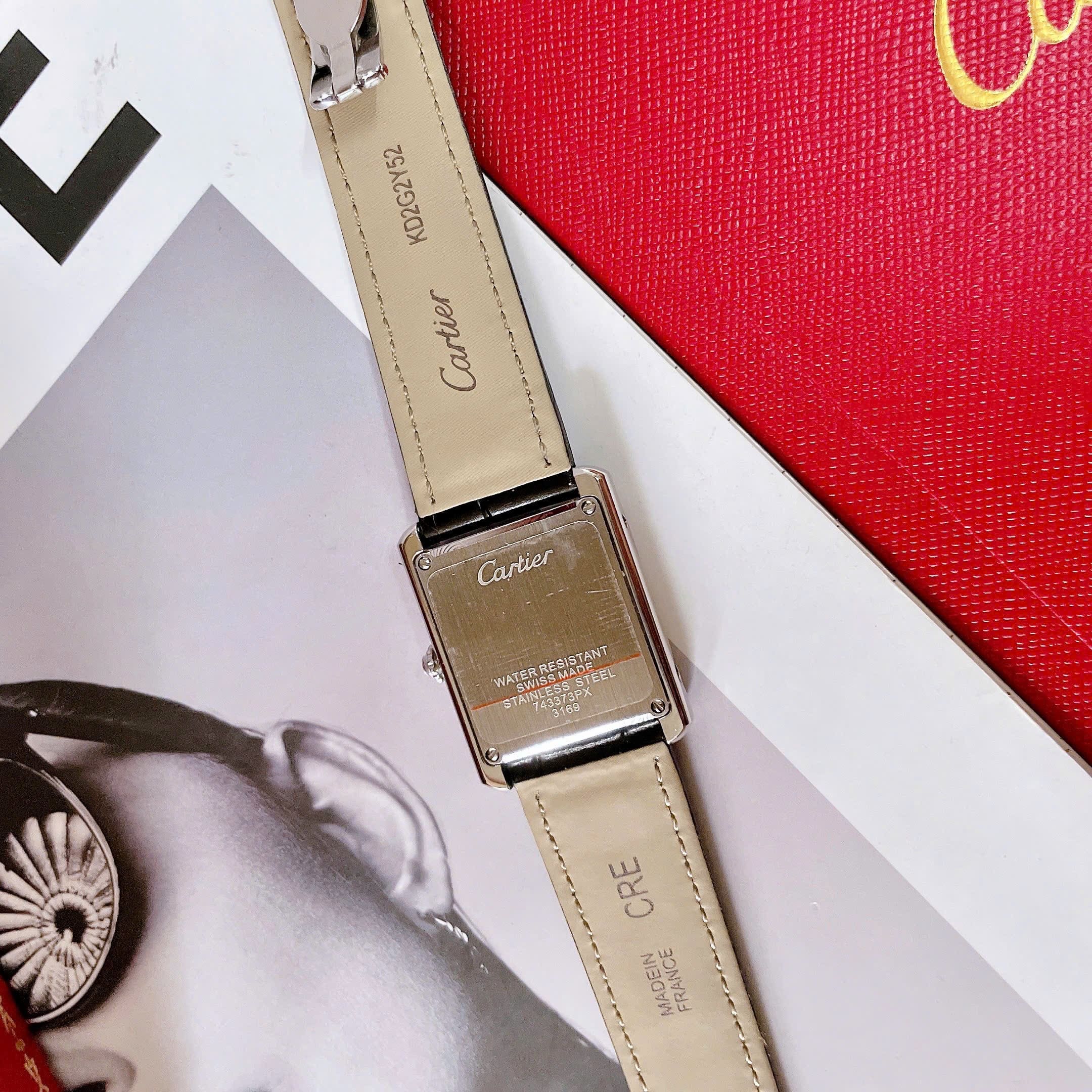 Đồng Hồ Cartier Tank Solo |Nữ Giới |Mặt Chữ Nhật |Số La Mã |Dây Da Đen |Máy Pin (Quartz) |Size 31x24mm |donghogiatot.vn