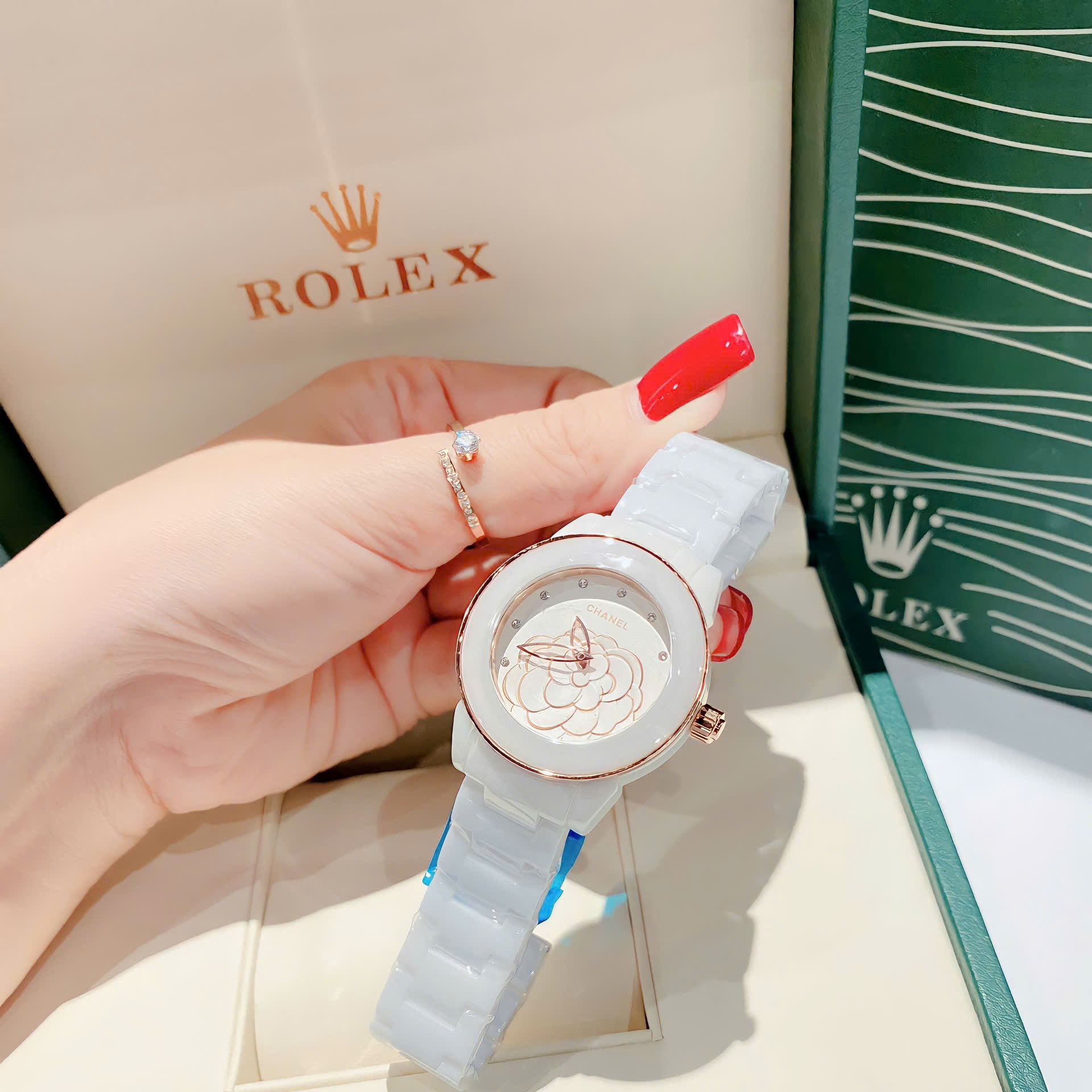 Đồng Hồ Chanel Hoa 3D |Nữ Giới |Rose Gold |Dây Đá Ceramica Trắng |Máy Pin (Quartz) |Size 34mm |donghogiatot.vn