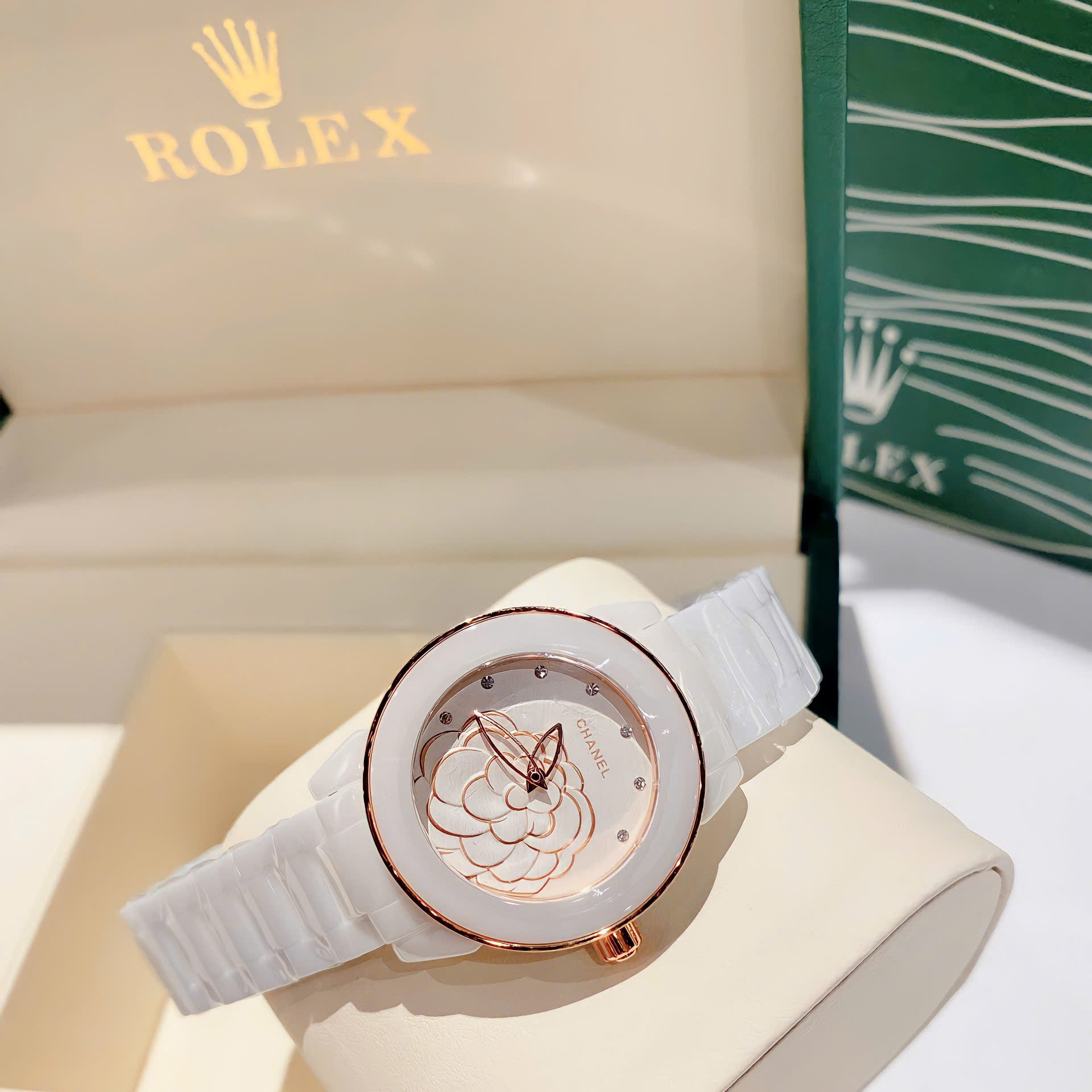 Đồng Hồ Chanel Hoa 3D |Nữ Giới |Rose Gold |Dây Đá Ceramica Trắng |Máy Pin (Quartz) |Size 34mm |donghogiatot.vn