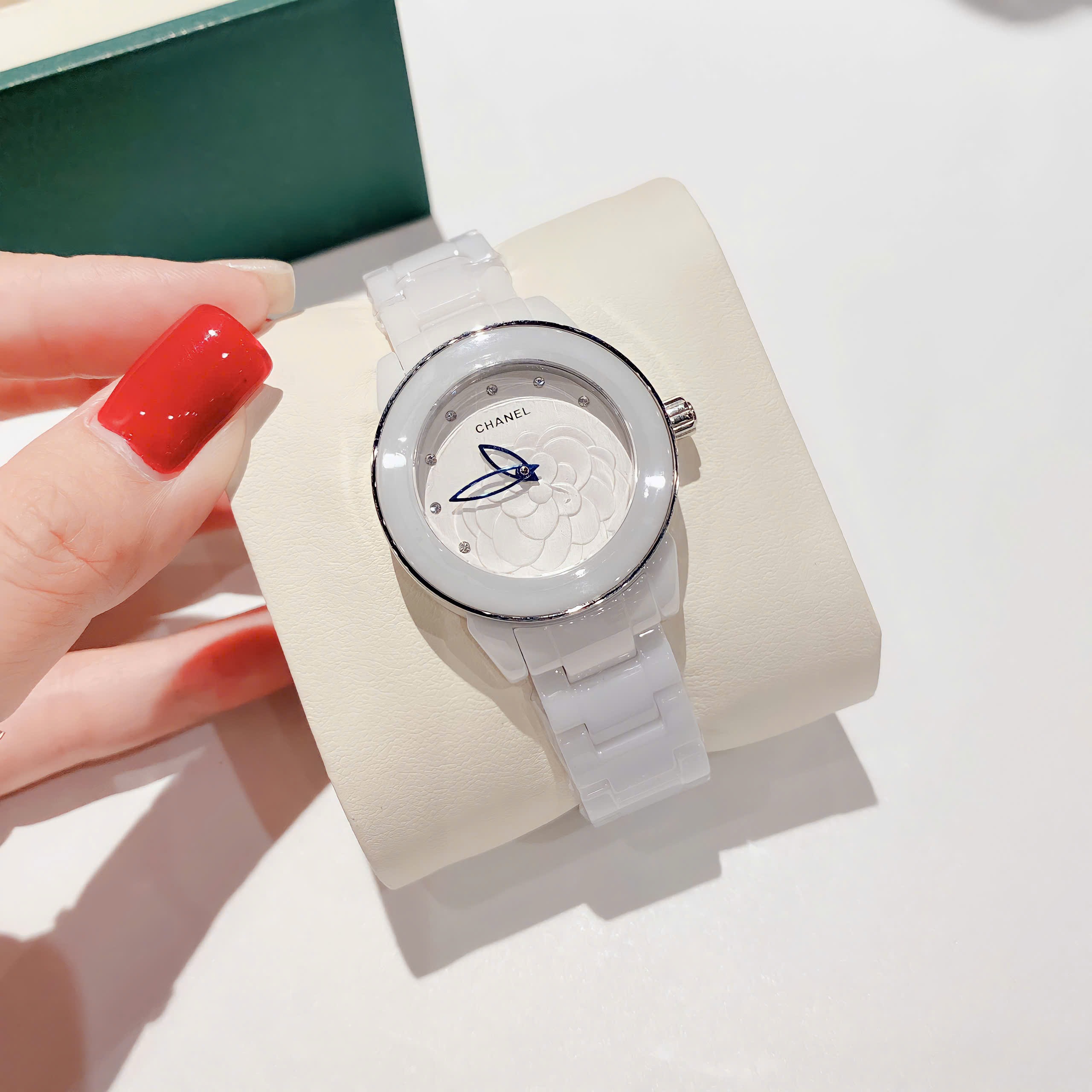 Đồng Hồ Chanel Hoa 3D |Nữ Giới |Silver |Dây Đá Ceramica Trắng |Máy Pin (Quartz) |Size 34mm |donghogiatot.vn