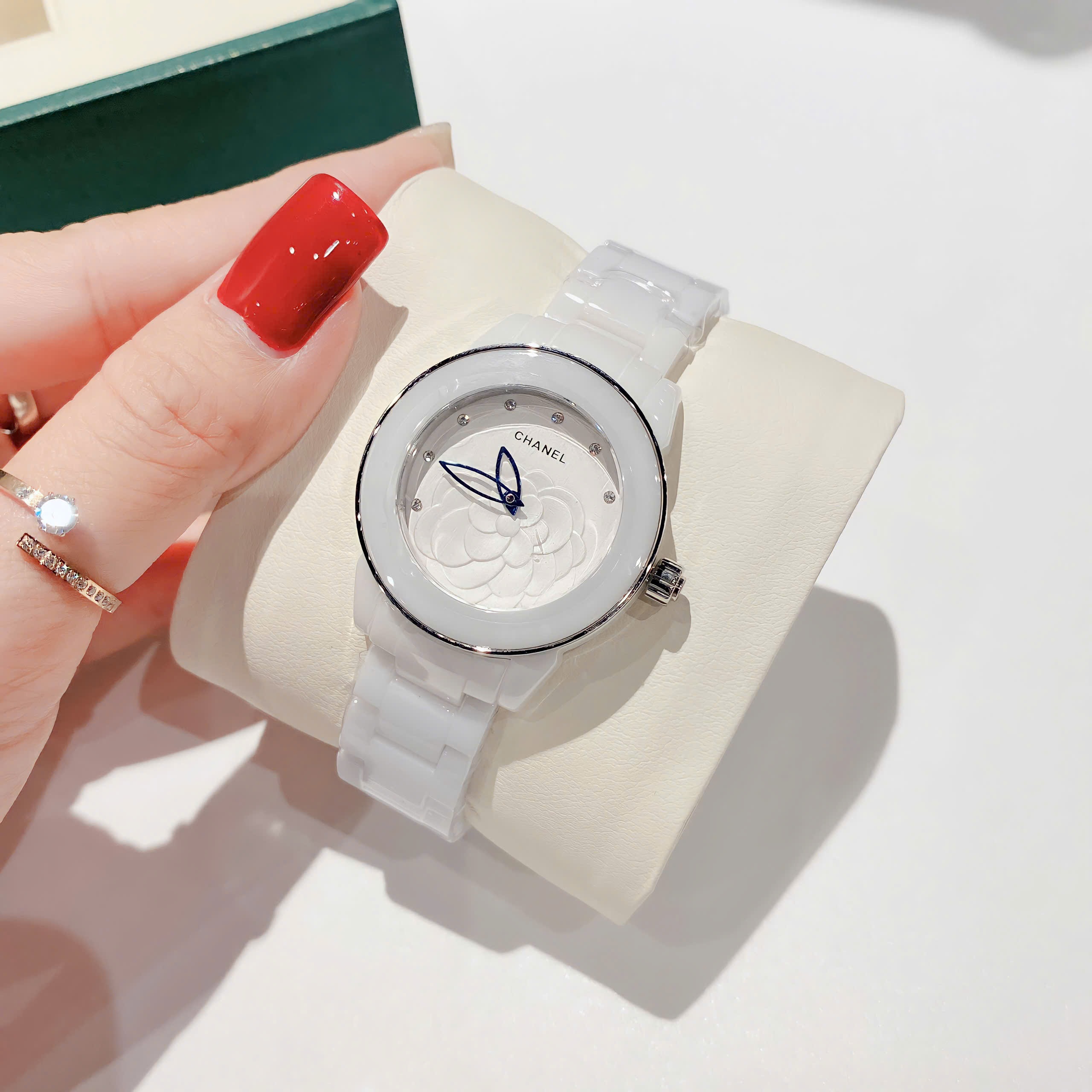 Đồng Hồ Chanel Hoa 3D |Nữ Giới |Silver |Dây Đá Ceramica Trắng |Máy Pin (Quartz) |Size 34mm |donghogiatot.vn