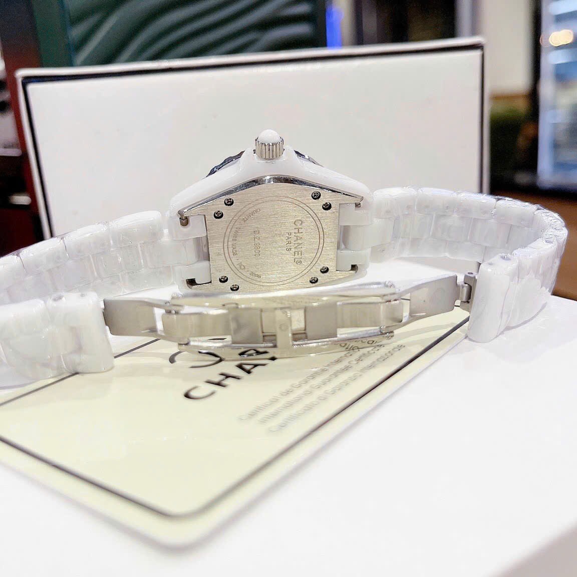 Đồng Hồ Chanel Hoa J12 |Nữ Giới |Niềng Xanh |Dây Đá Ceramica Trắng |Máy Pin (Quartz) |Size 34mm |donghogiatot.vn