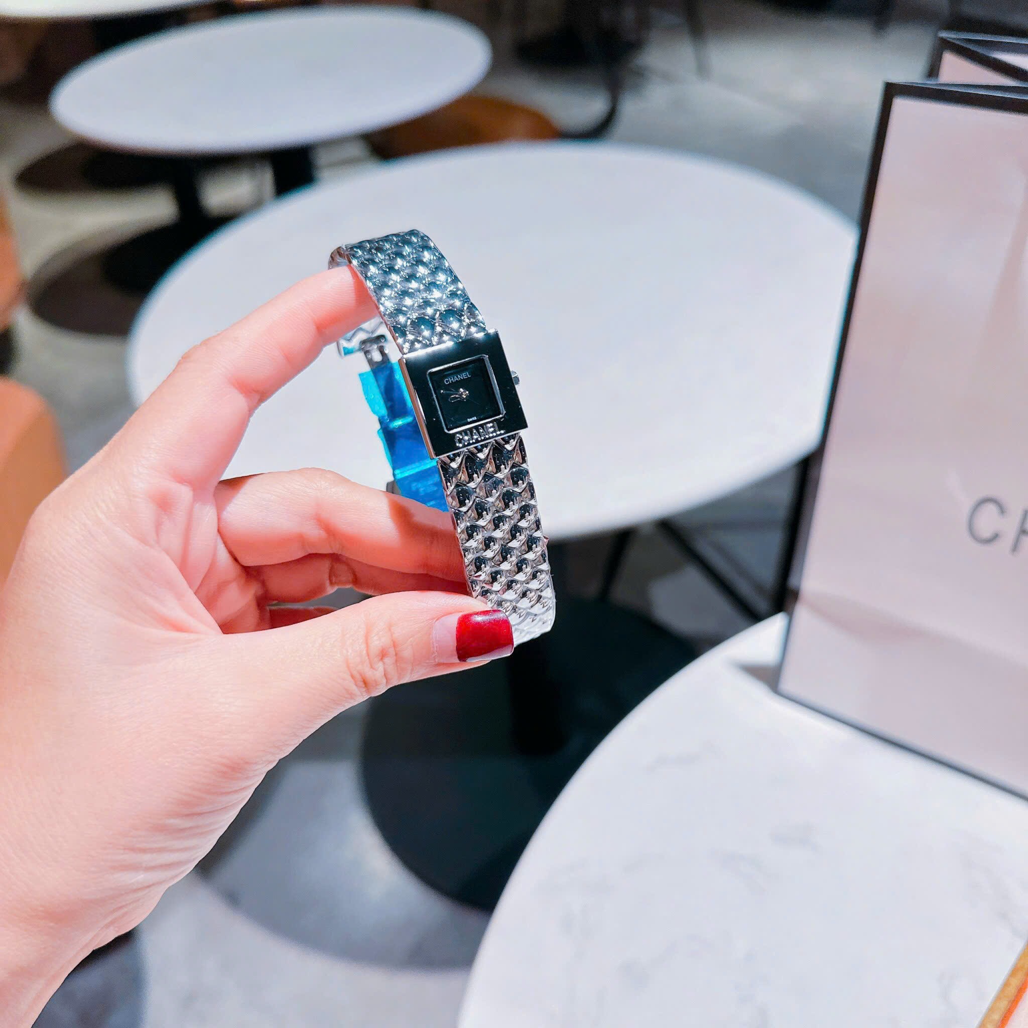 Đồng Hồ Chanel Matelasse |Nữ Giới |Mặt Vuông |Dây Kim Loại Silver |Máy Pin (Quartz) |Size 26mm |donghogiatot.vn