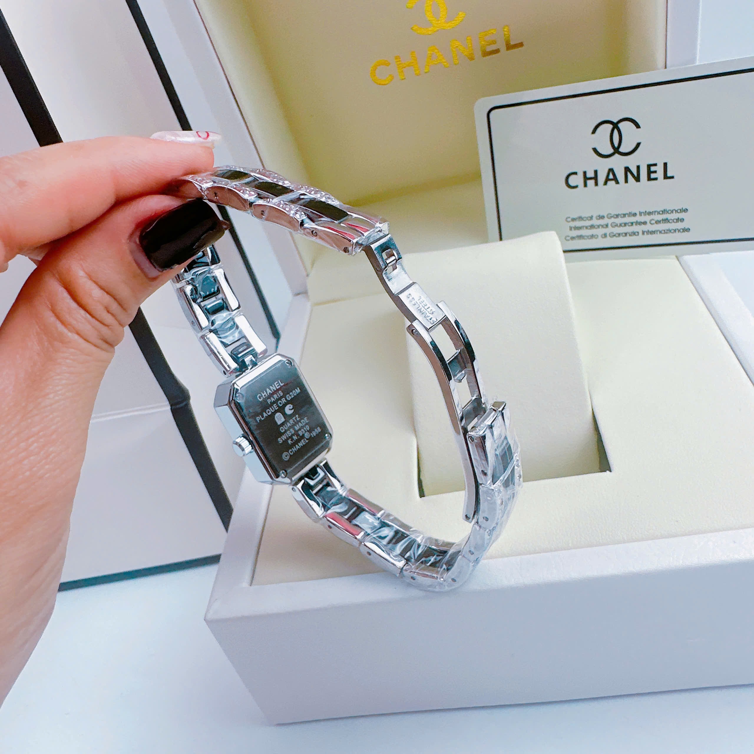 Đồng Hồ Chanel Premiere |Nữ Giới |Đính Đá |Dây Ceramica Đen |Máy Pin (Quartz) |Size 20x25mm |donghogiatot.vn