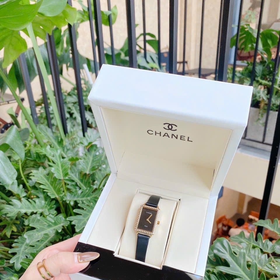 Đồng Hồ Chanel Premiere |Nữ Giới |Vàng Gold |Đính Đá |Dây Da Đen |Máy Pin (Quartz) |Size 20x26mm |donghogiatot.vn