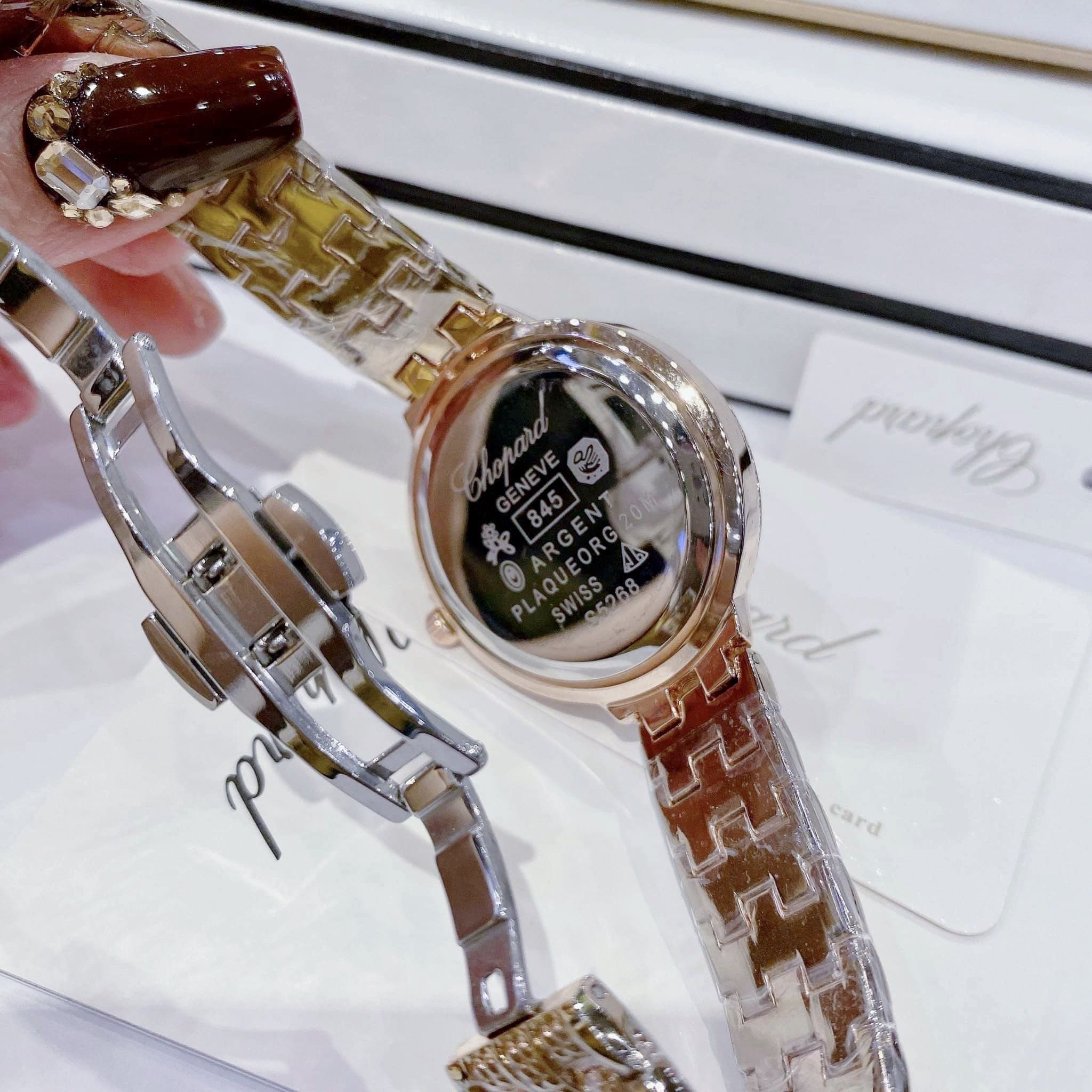 Đồng Hồ Chopard Geneve 845 |Nữ Giới |Đính Đá Màu |Dây Kim Loại Rose Gold |Máy Pin (Quartz) |Size 38mm |donghogiatot.vn