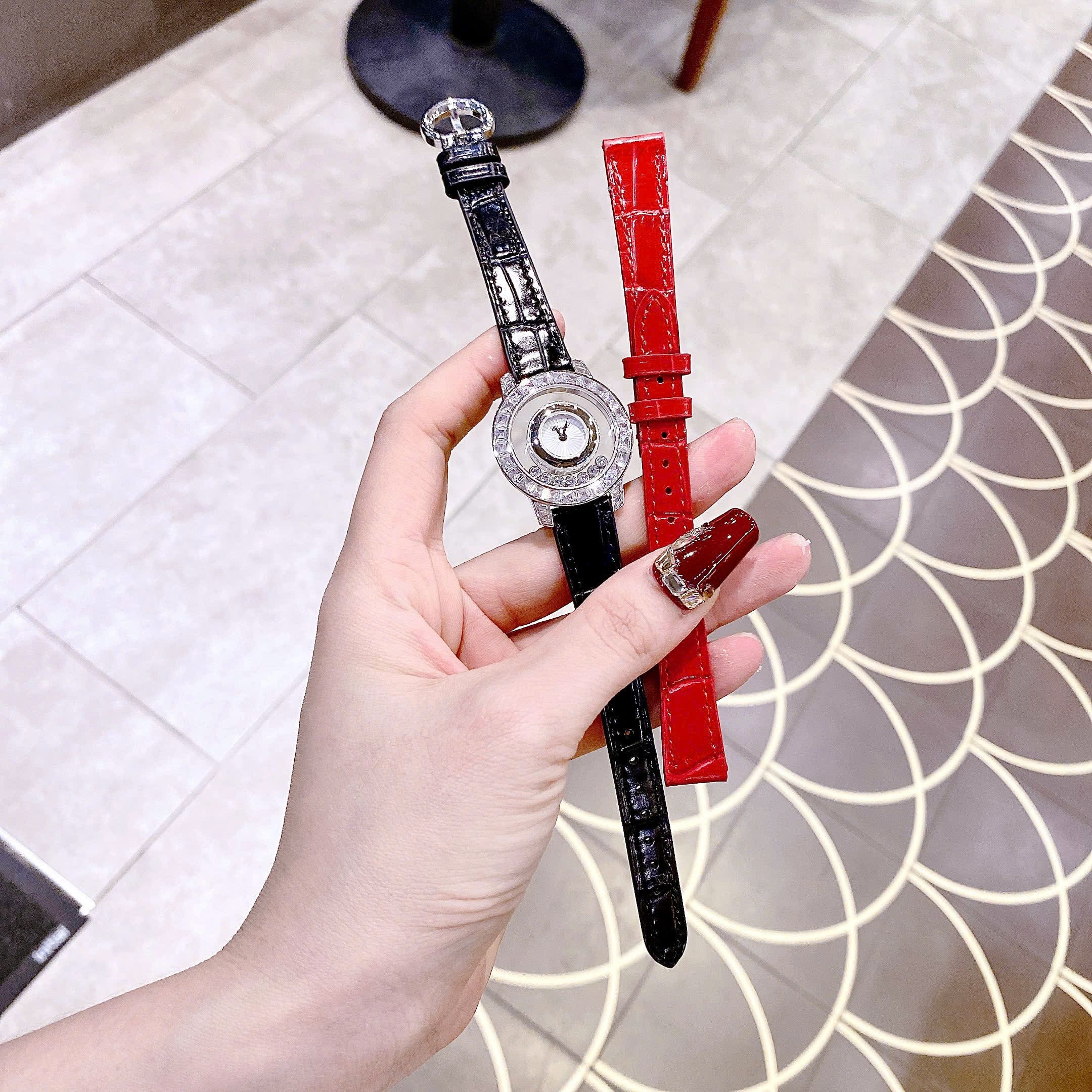 Đồng Hồ Chopard Happy Diamonds |Nữ Giới |Mặt Xoay |Đính Đá |Dây Da Đen |Máy Pin (Quartz) |Size 32mm |donghogiatot.vn