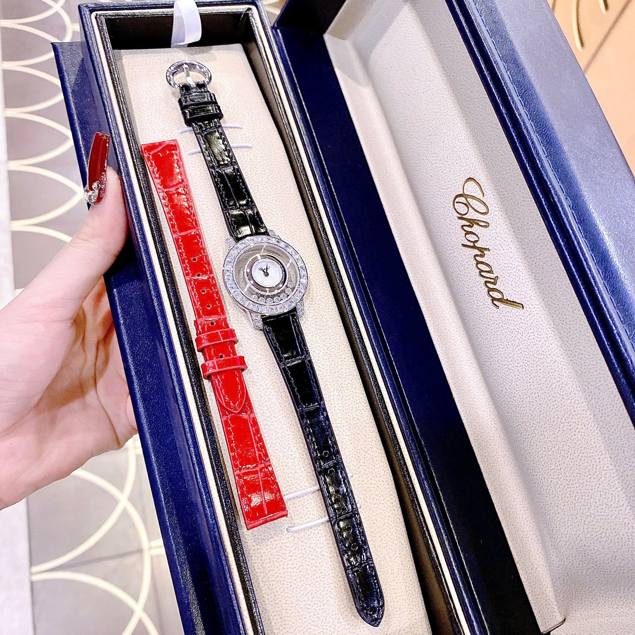 Đồng Hồ Chopard Happy Diamonds |Nữ Giới |Mặt Xoay |Đính Đá |Dây Da Đen |Máy Pin (Quartz) |Size 32mm |donghogiatot.vn