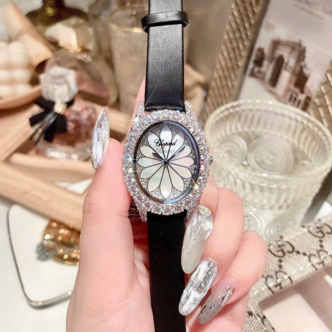 Đồng Hồ Chopard L'Heure Du Diamant |Nữ Giới |Đính Đá |Dây Da Đen |Máy Pin (Quartz) |Size 32mm |donghogiatot.vn