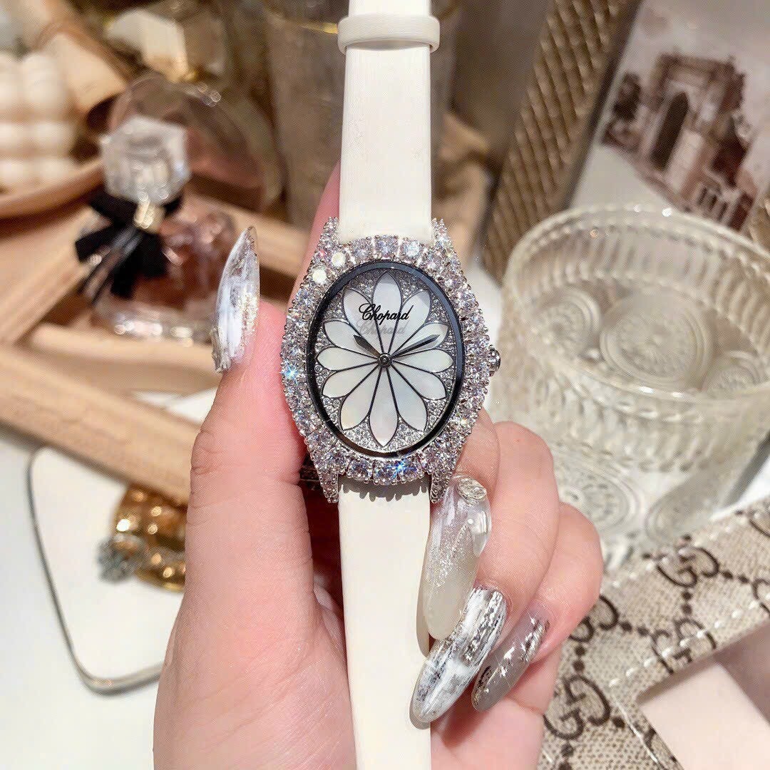 Đồng Hồ Chopard L'Heure Du Diamant |Nữ Giới |Đính Đá |Dây Da Trắng |Máy Pin (Quartz) |Size 32mm |donghogiatot.vn