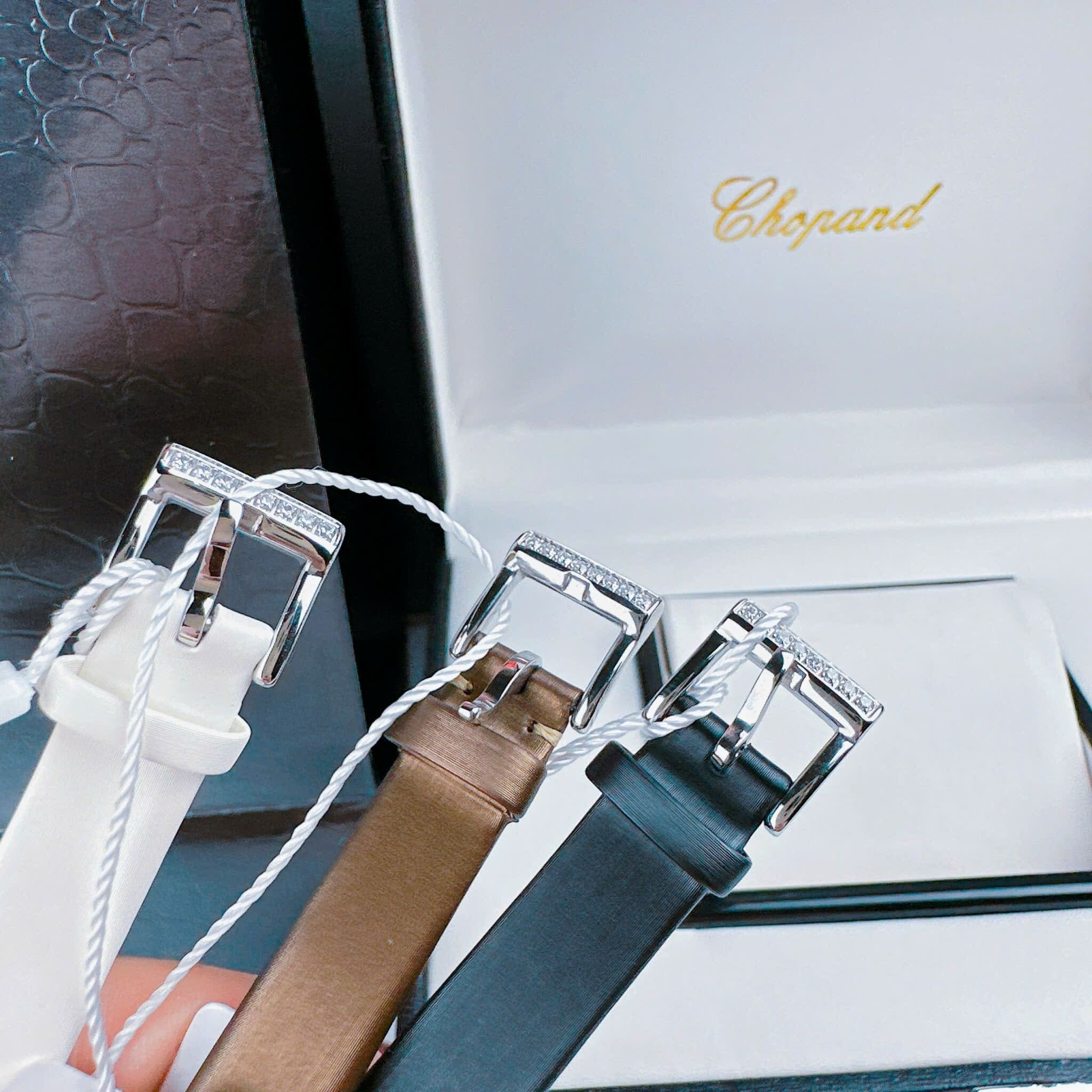 Đồng Hồ Chopard Mặt Bông Hoa Xanh |Nữ Giới |Đính Đá |Dây Da Đen |Máy Pin (Quartz) |Size 32mm |donghogiatot.vn