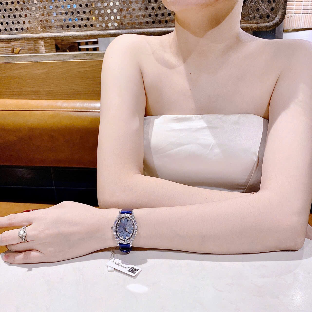 Đồng Hồ Chopard L'Heure Du Diamant |Nữ Giới |Đính Đá |Dây Da Xanh |Máy Pin (Quartz) |Size 32mm |donghogiatot.vn