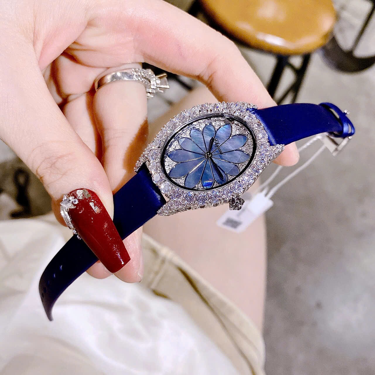 Đồng Hồ Chopard L'Heure Du Diamant |Nữ Giới |Đính Đá |Dây Da Xanh |Máy Pin (Quartz) |Size 32mm |donghogiatot.vn