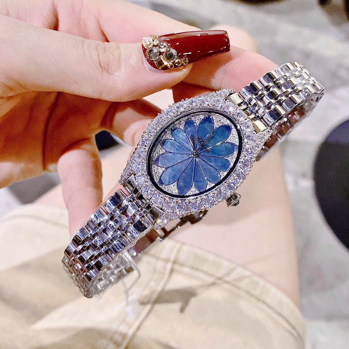 Đồng Hồ Chopard Mặt Bông Hoa |Nữ Giới |Xanh Dương |Dây Kim Loại |Máy Pin (Quartz) |Size 32mm |donghogiatot.vn