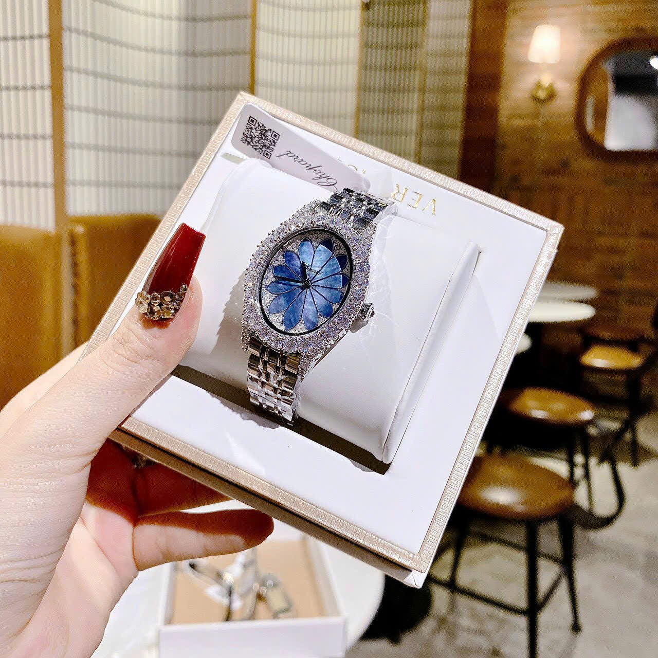 Đồng Hồ Chopard Mặt Bông Hoa |Nữ Giới |Xanh Dương |Dây Kim Loại |Máy Pin (Quartz) |Size 32mm |donghogiatot.vn