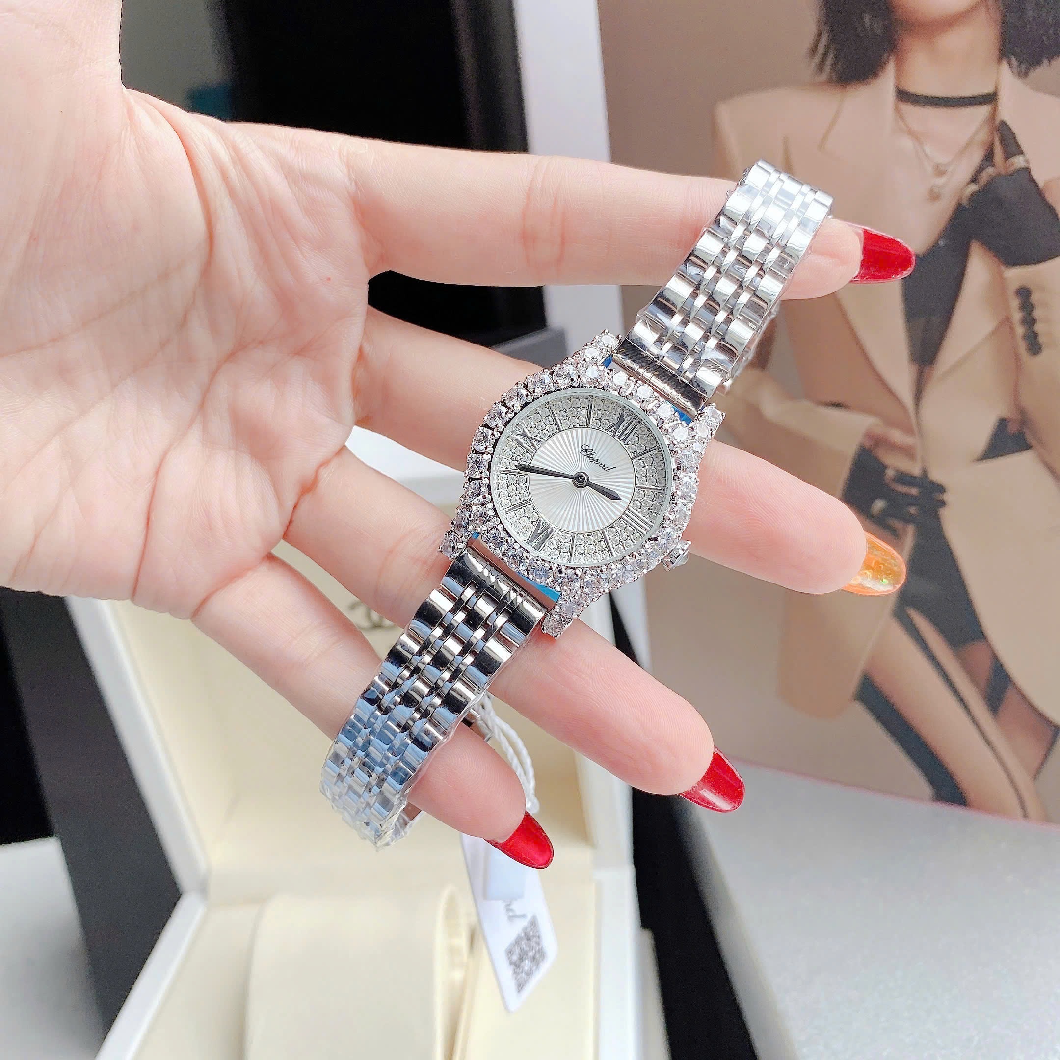 Đồng Hồ Chopard L'Heure Du Diamant |Nữ Giới |Đính Đá |Dây Kim Loại Silver |Máy Pin (Quartz) |Size 32mm |donghogiatot.vn
