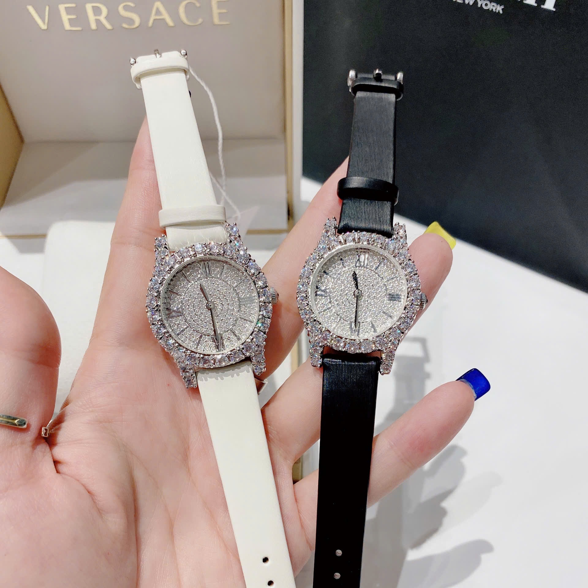 Đồng Hồ Chopard L'Heure Du Diamant |Nữ Giới |Mặt Full Đá |Dây Da Đen |Máy Pin (Quartz) |Size 32mm |donghogiatot.vn